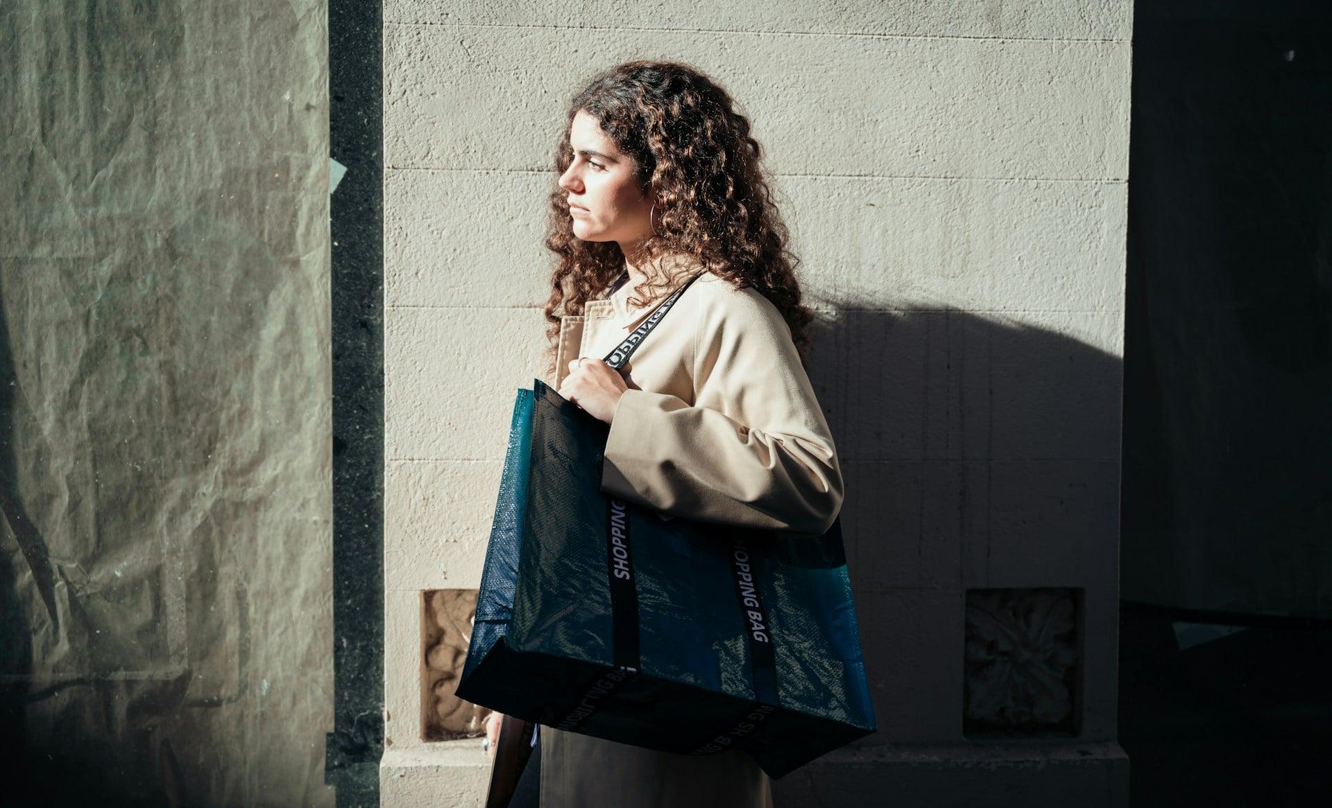 4 beliebte Herbst-Accessoires, die dein Outfit heimlich ruinieren — Mode