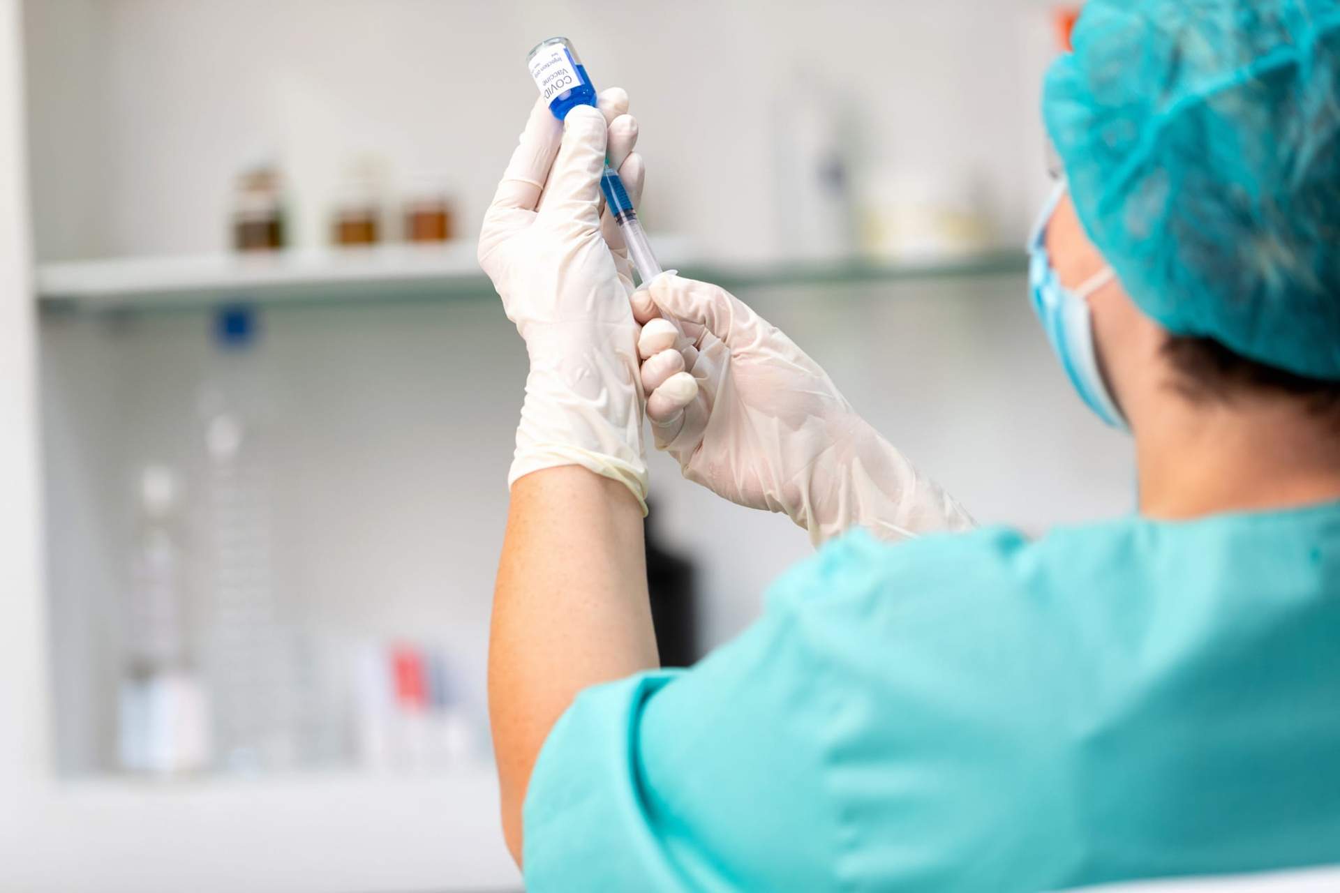 ¿Puedes vacunarte contra el coronavirus si tienes problemas de tiroides? — Salud