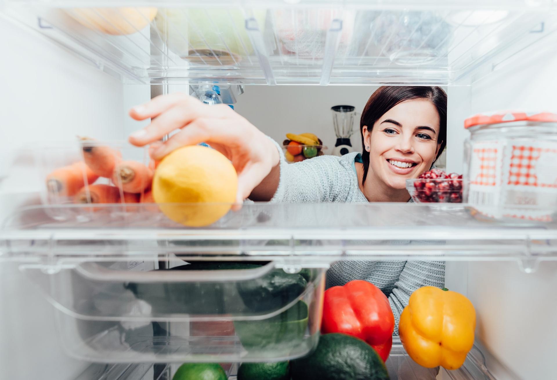 Packst du auch so ein? 4 Kühlschrank-Fehler, die deine Lebensmittel verderben können — Haushalt