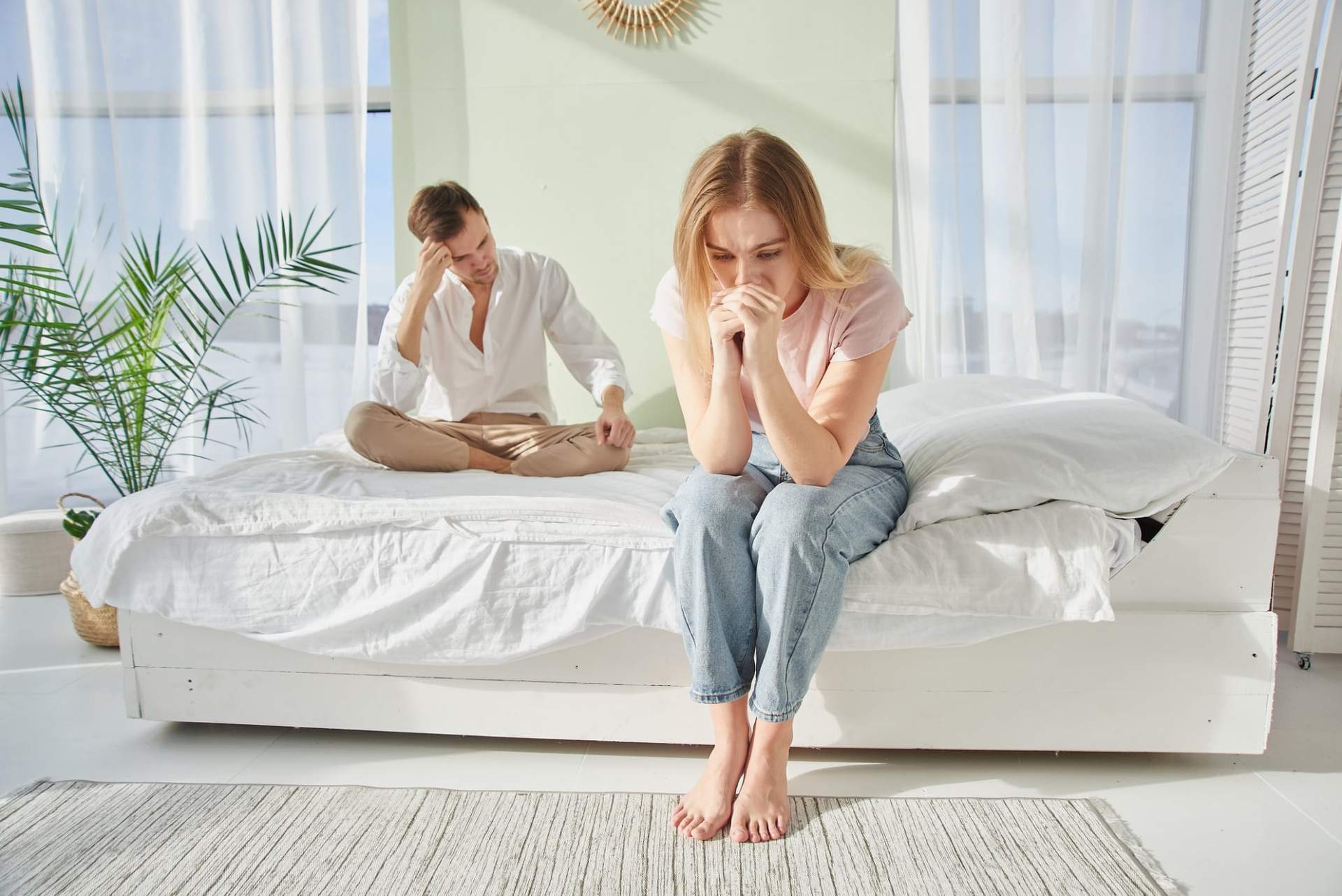 Tu étouffes presque ton amour ? Signes clairs de problèmes d’attachement — Relation