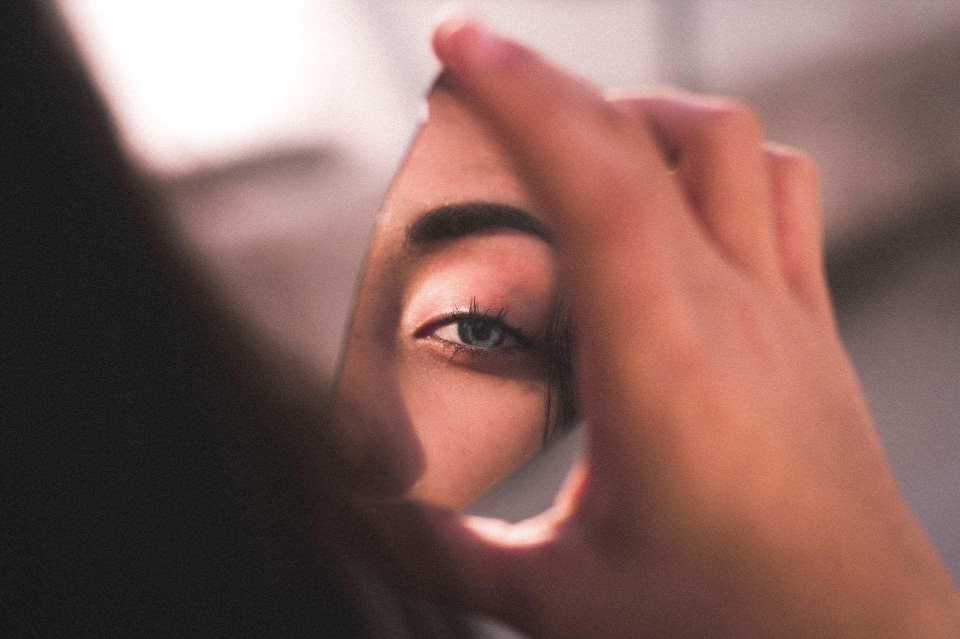« Qui suis-je ? » – Sais-tu qui tu es sans tes proches ? — Mode de vie