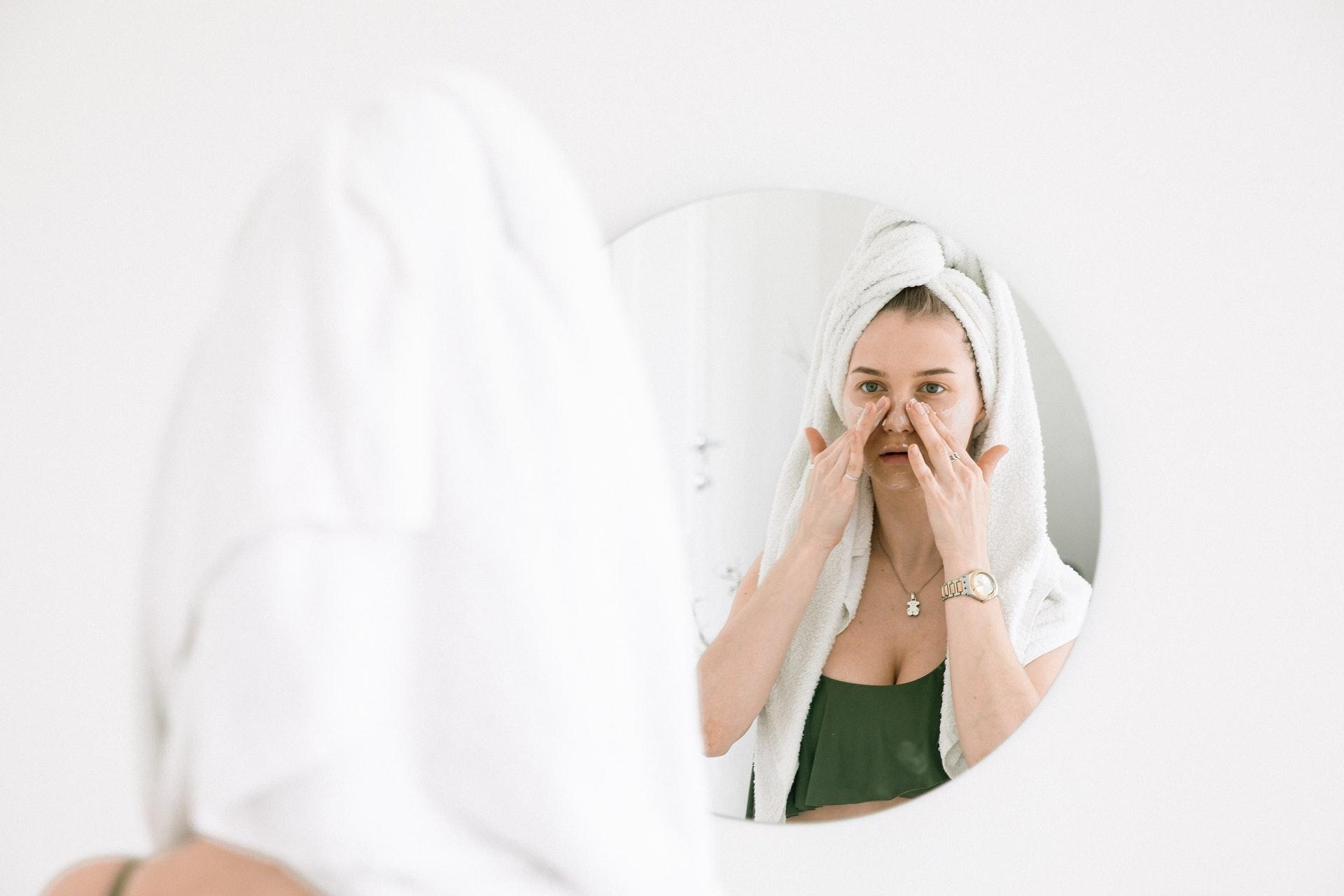 Wenn selbst Duschen schwerfällt: die Beauty-Routine, die bei Depression heilen hilft — Gesicht