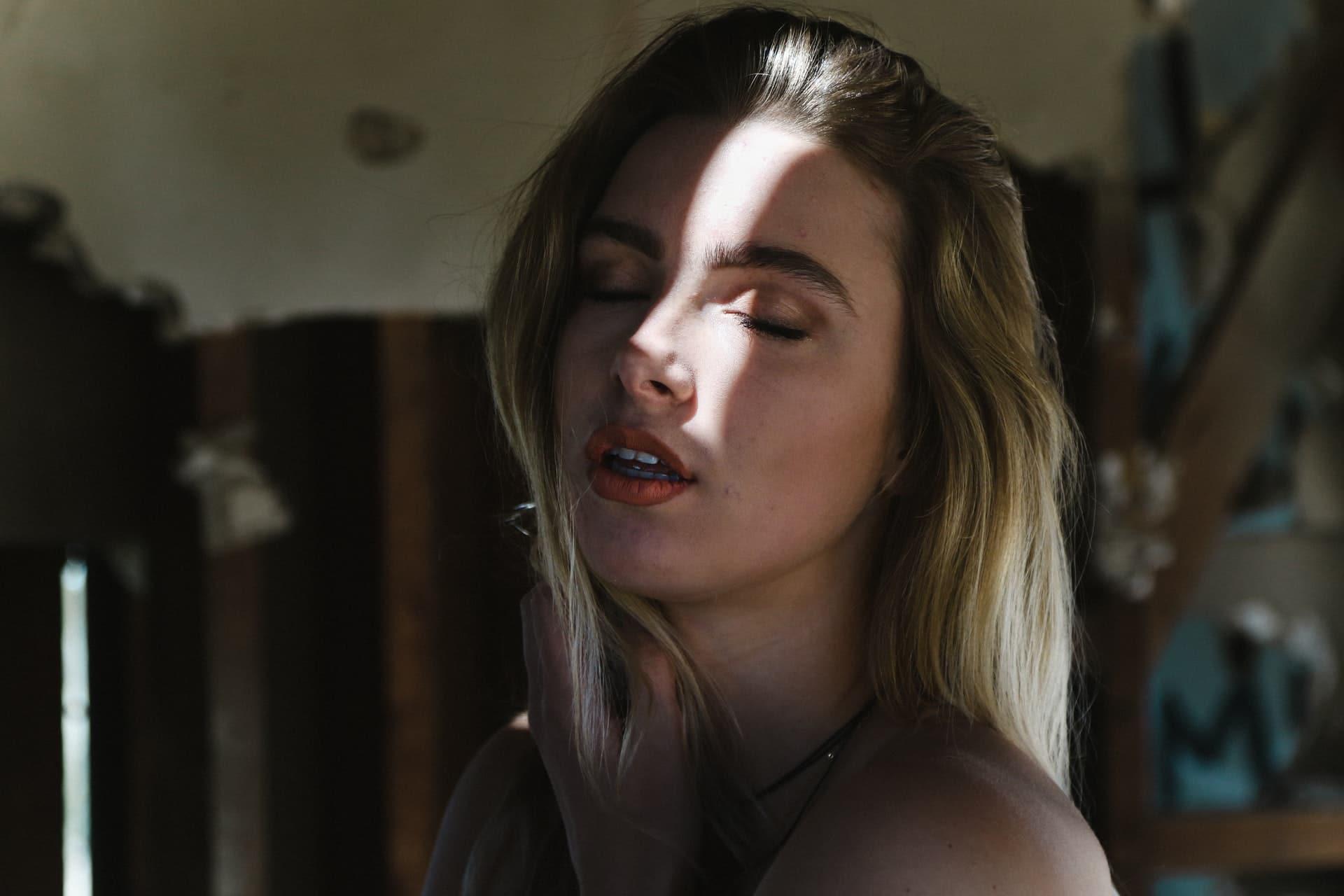 Metà delle donne l'ha già fatto. Perché fingiamo l'orgasmo? — Relazione