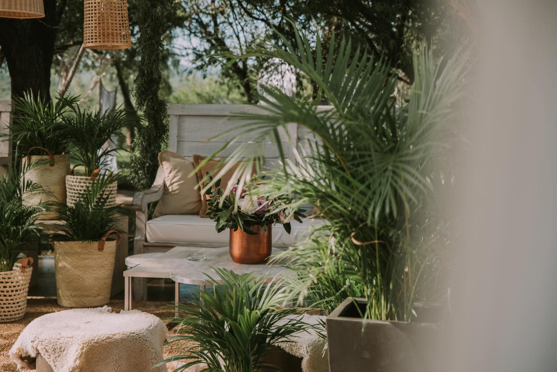 Cómo hacer que tu jardín parezca más grande: trucos para patios pequeños — Jardín y terraza