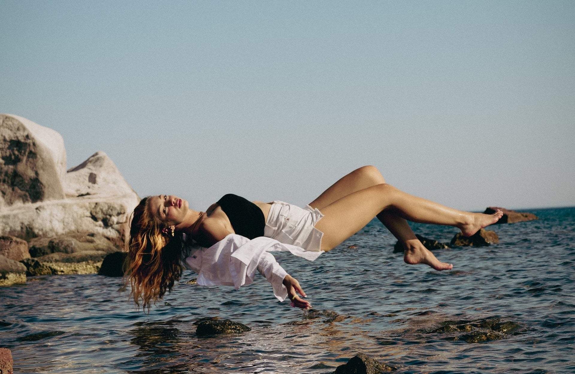Si en tus sueños aparece alguien que te da un mensaje, esto es lo que significa — Estilo de vida