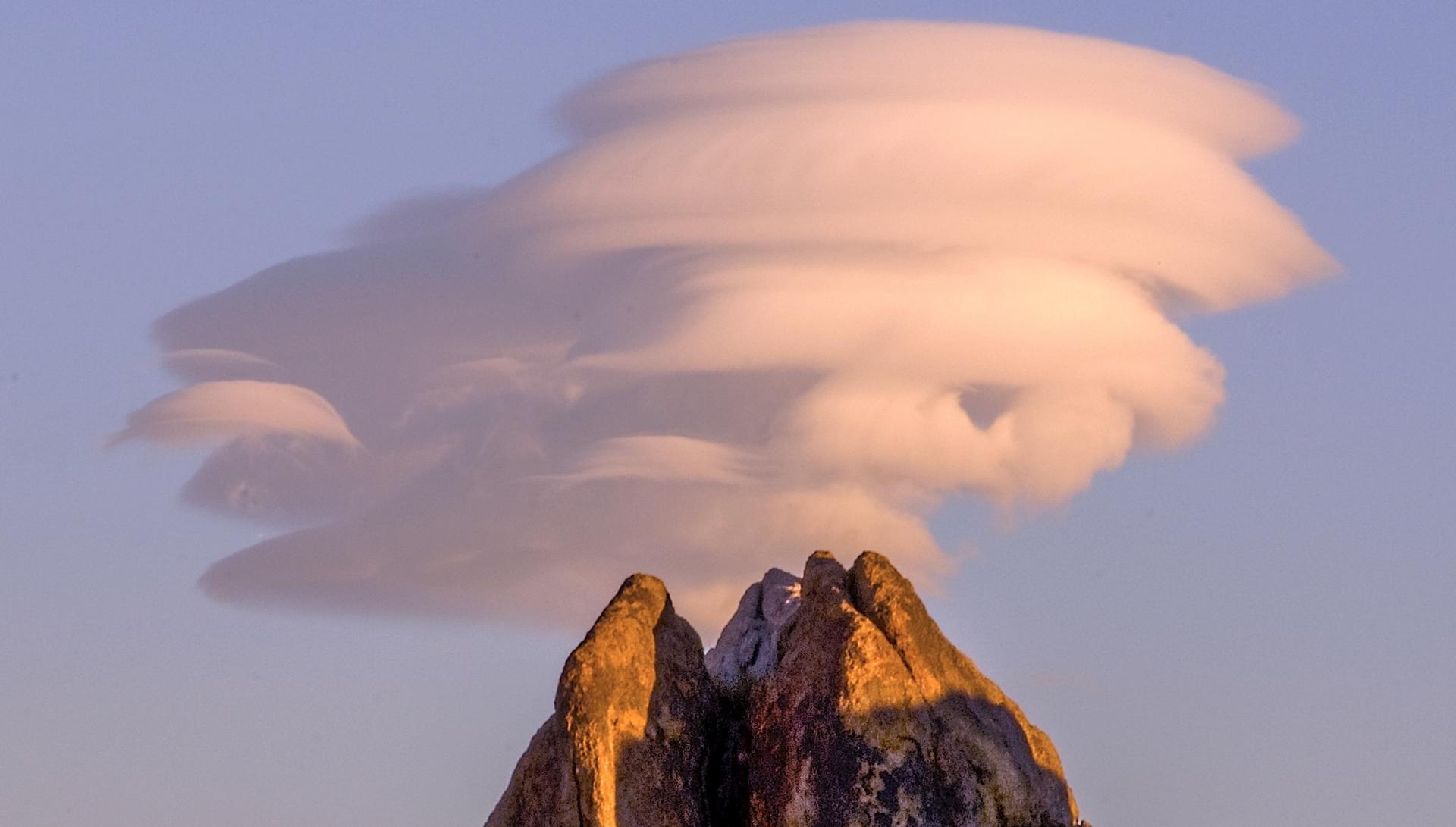 Have You Ever Seen a Sun Dog? 8 Special Celestial Phenomena That Are Like a Miracle — Leisure