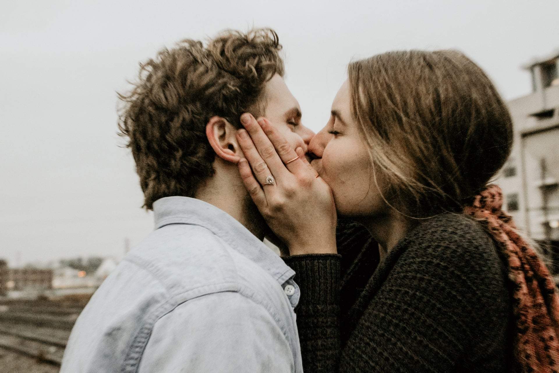 4 Things That Make a Kiss Truly Magical — Relationship