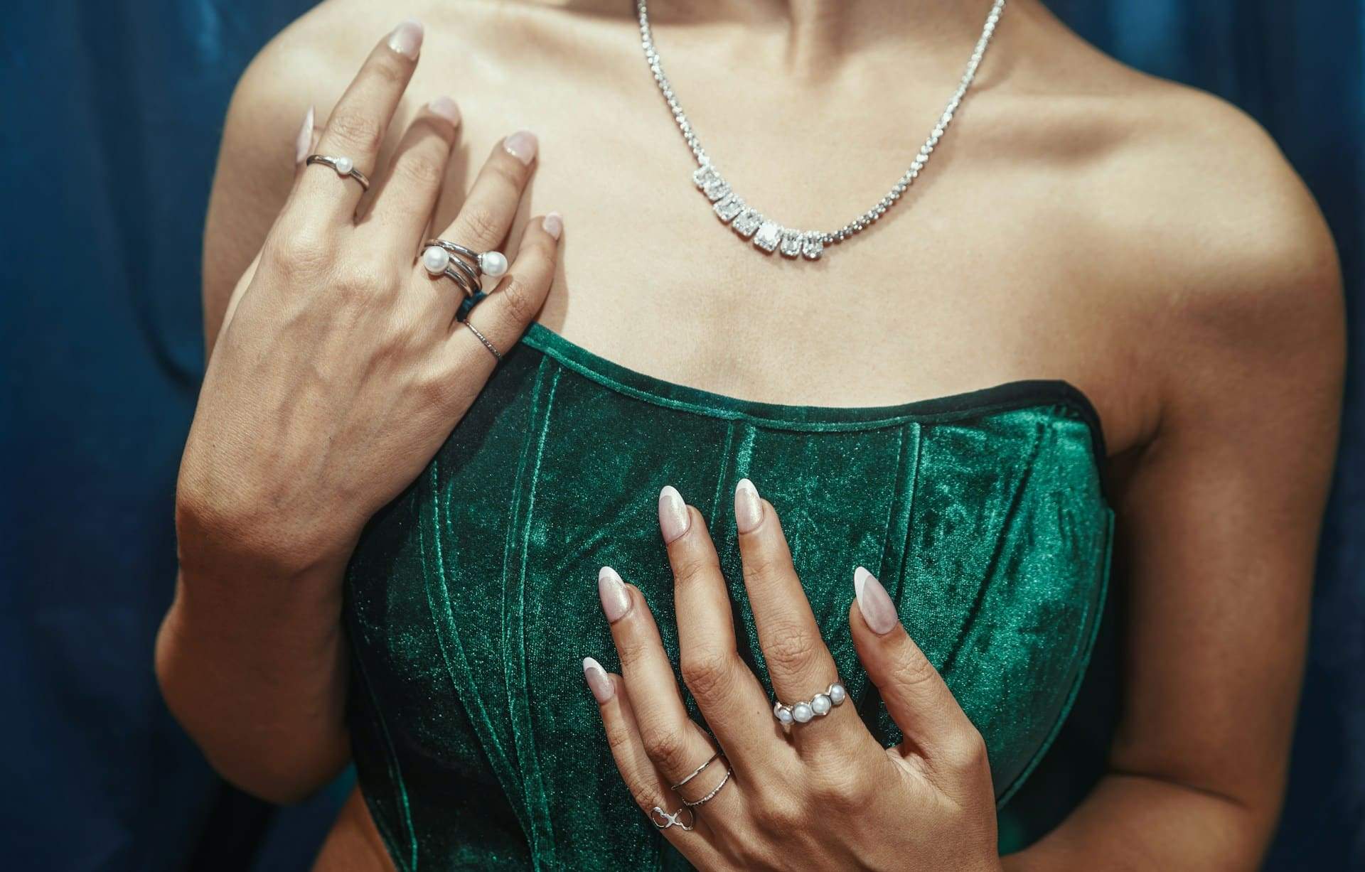 5 Stylist Tricks to Keep Your Strapless Dress in Place — Fashion