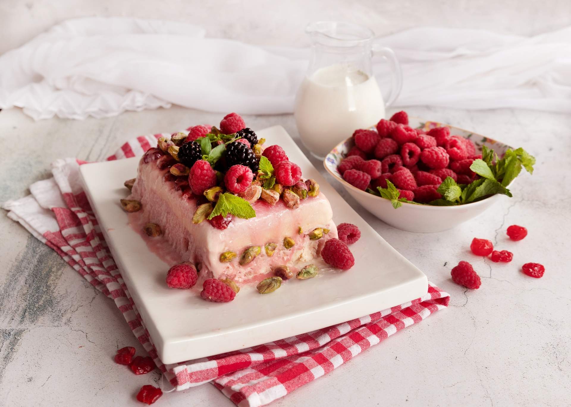 Delizie fresche e cremose: 3 irresistibili dolci al gelato — Lifestyle