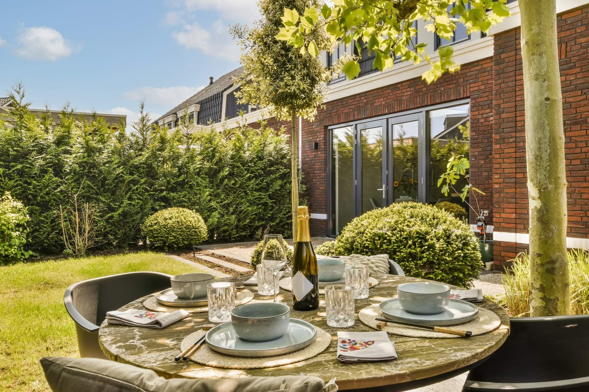 Gartentrends 2025, die deinen Außenbereich neu beleben — Garten & Terrasse