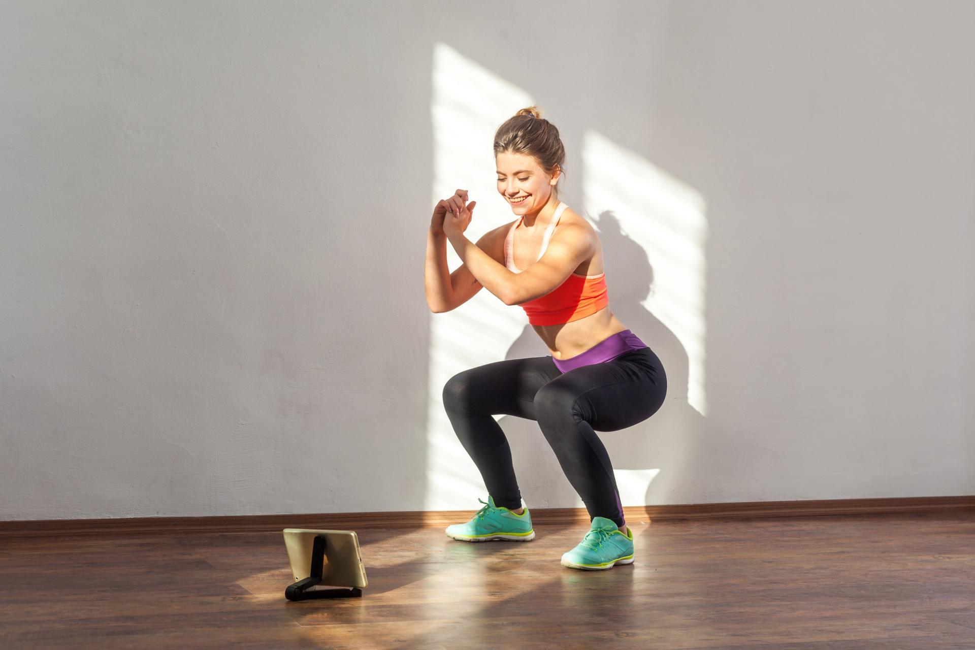 Glute tonico senza dolore: 5 esercizi delicati che modellano — Salute