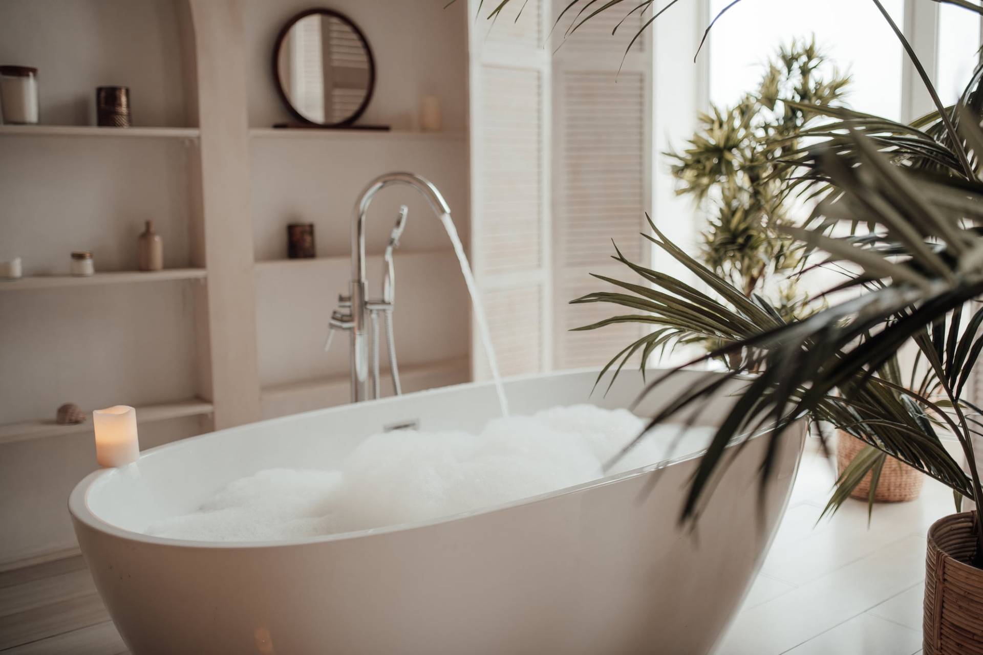 Une expérience spa à la maison ? Ces 10 astuces pour la salle de bain la rendent facile à réaliser