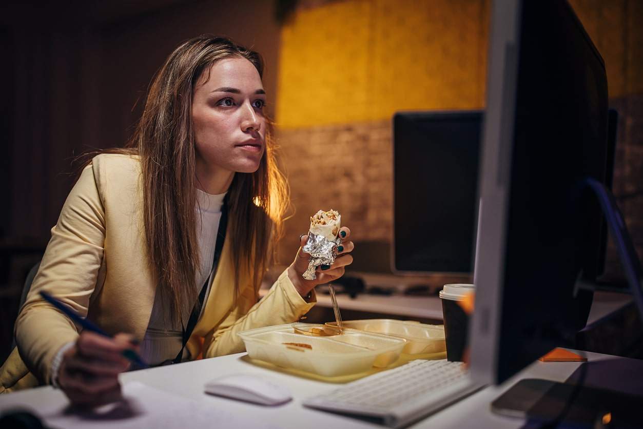 8 persone su 10 sono troppo stanche per cucinare, secondo un recente studio — Salute