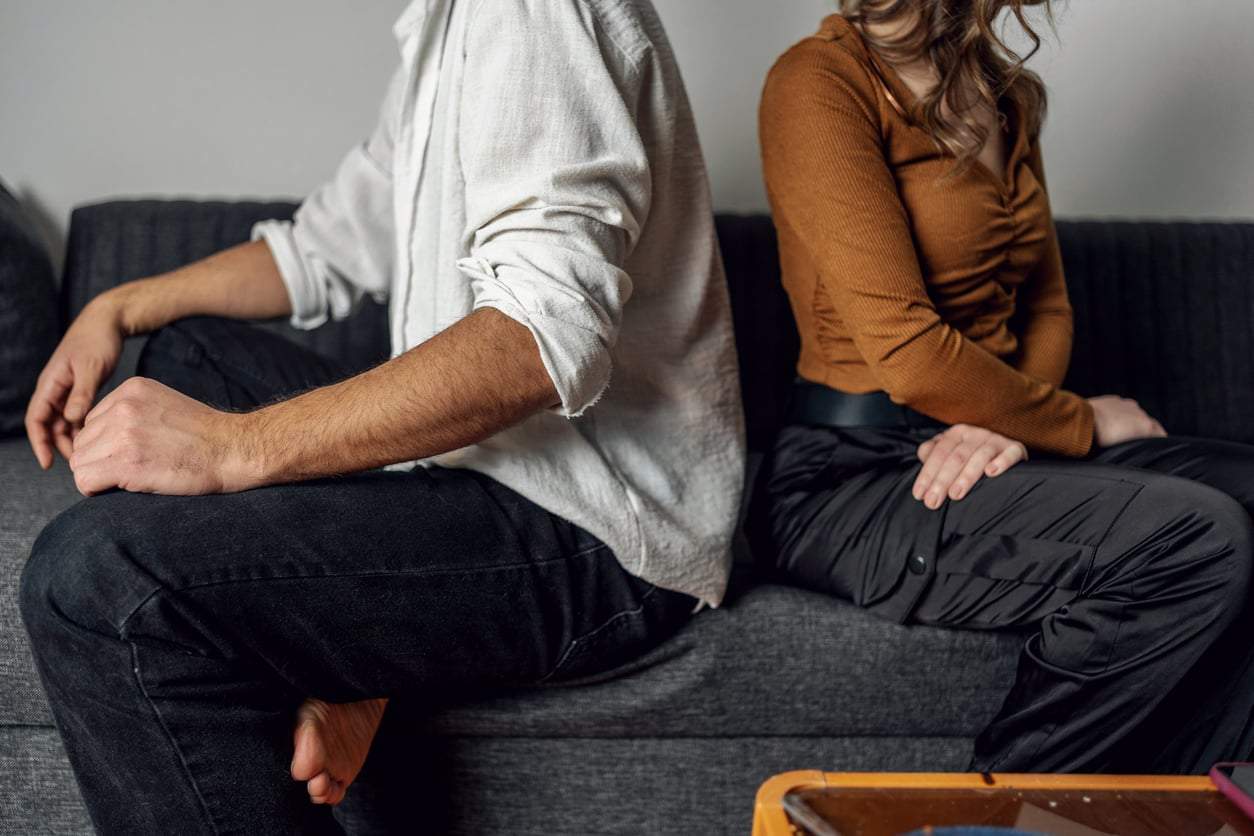 « Mon mari ne voulait pas travailler, je subvenais seule aux besoins de la famille » - 5 problèmes d’argent qui mènent au divorce — Relation