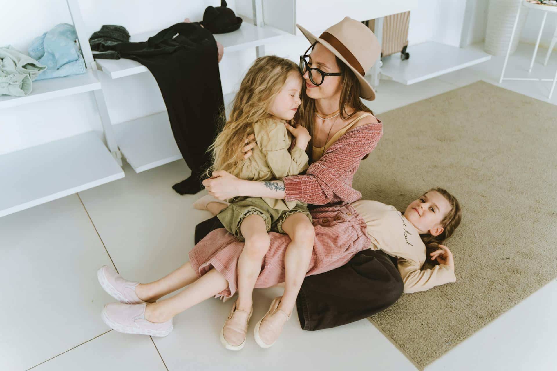 « Une maman ne devrait plus porter de jupe courte ! » - Pourquoi je m'habille toujours pareil, même en tant que mère