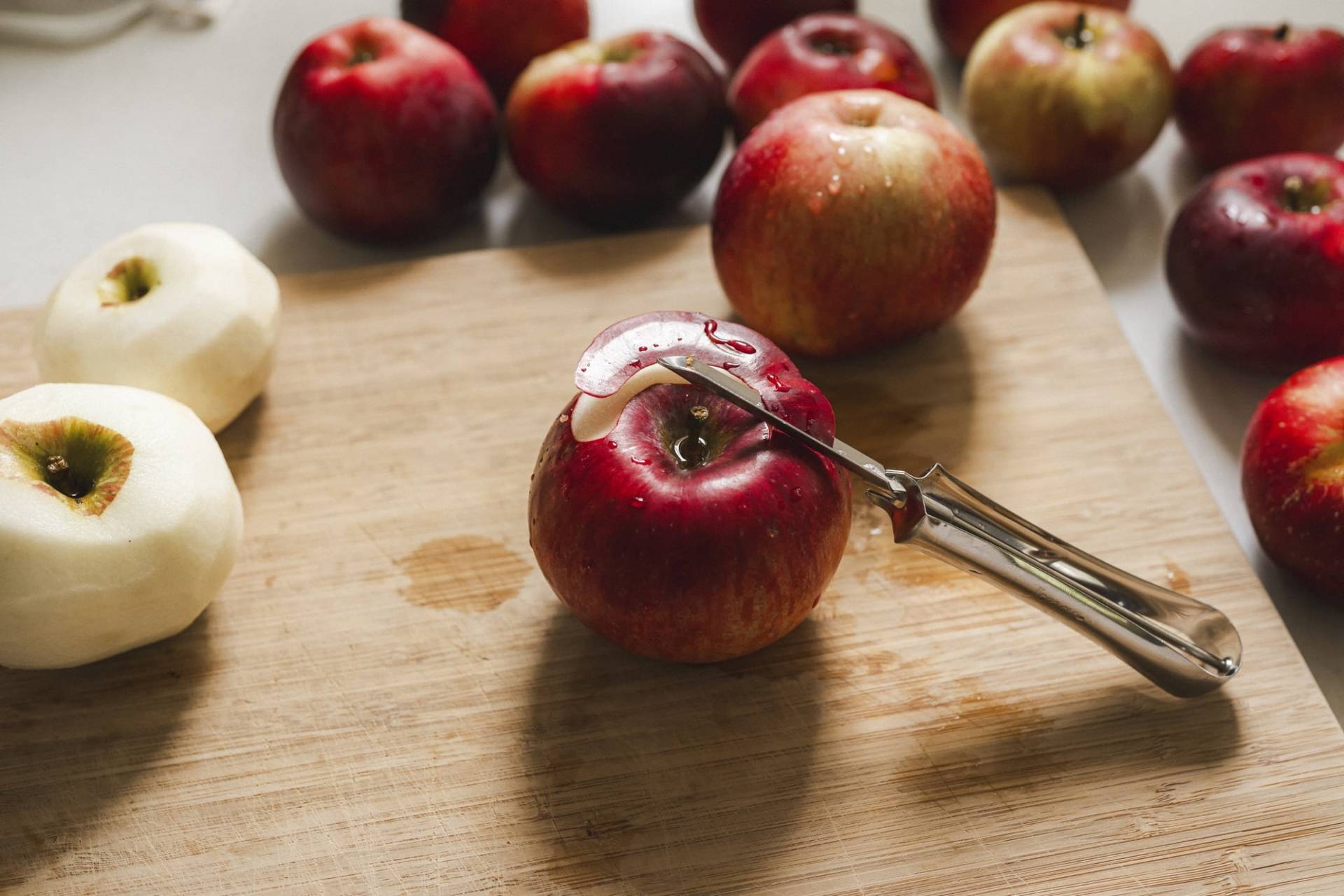 Schälen oder nicht schälen: Obst und Gemüse, die du schälen solltest – und die nicht