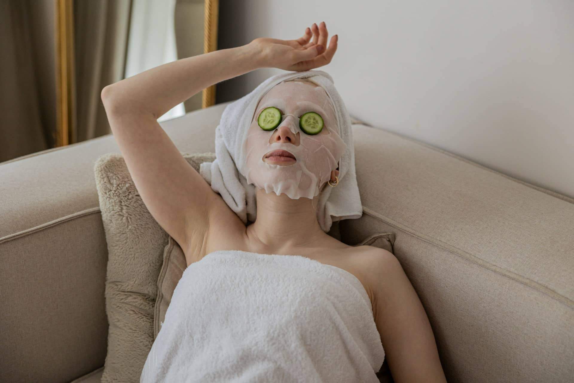 12 Beauty Disasters That Actually Happened — "I Ironed Wet Hair and It Burned Off" — Style