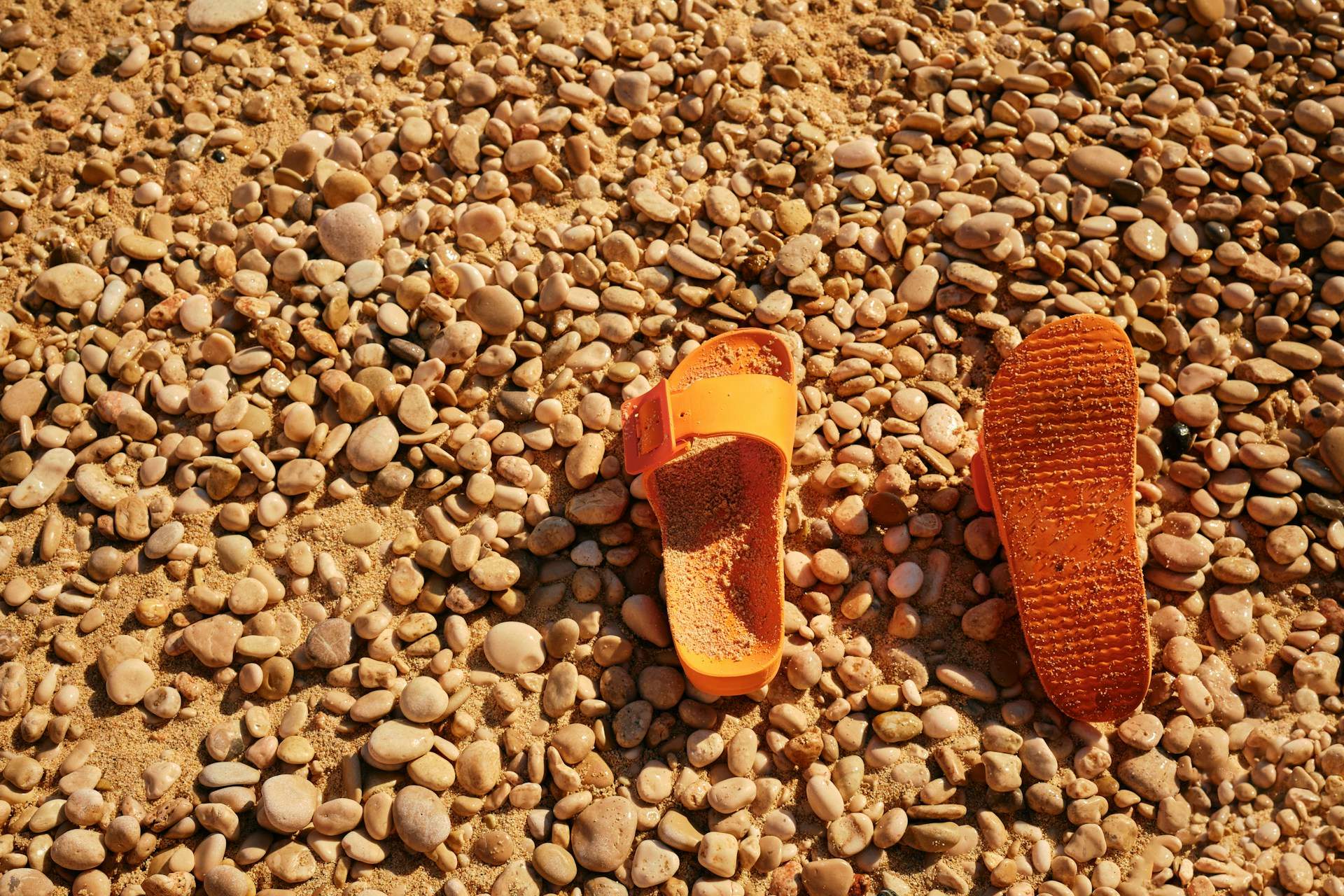 Porter des tongs tout l'été ? Voici ce que ça fait vraiment à vos pieds — Santé