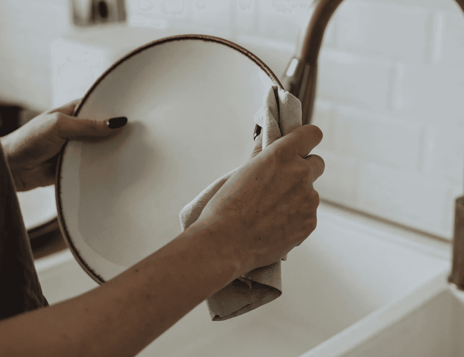 How to eliminate unpleasant odors from plates — Household