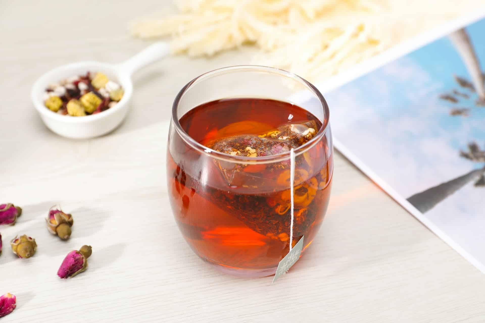 Per quanto tempo bisogna lasciare in infusione la bustina di tè per ottenere il massimo — Lifestyle