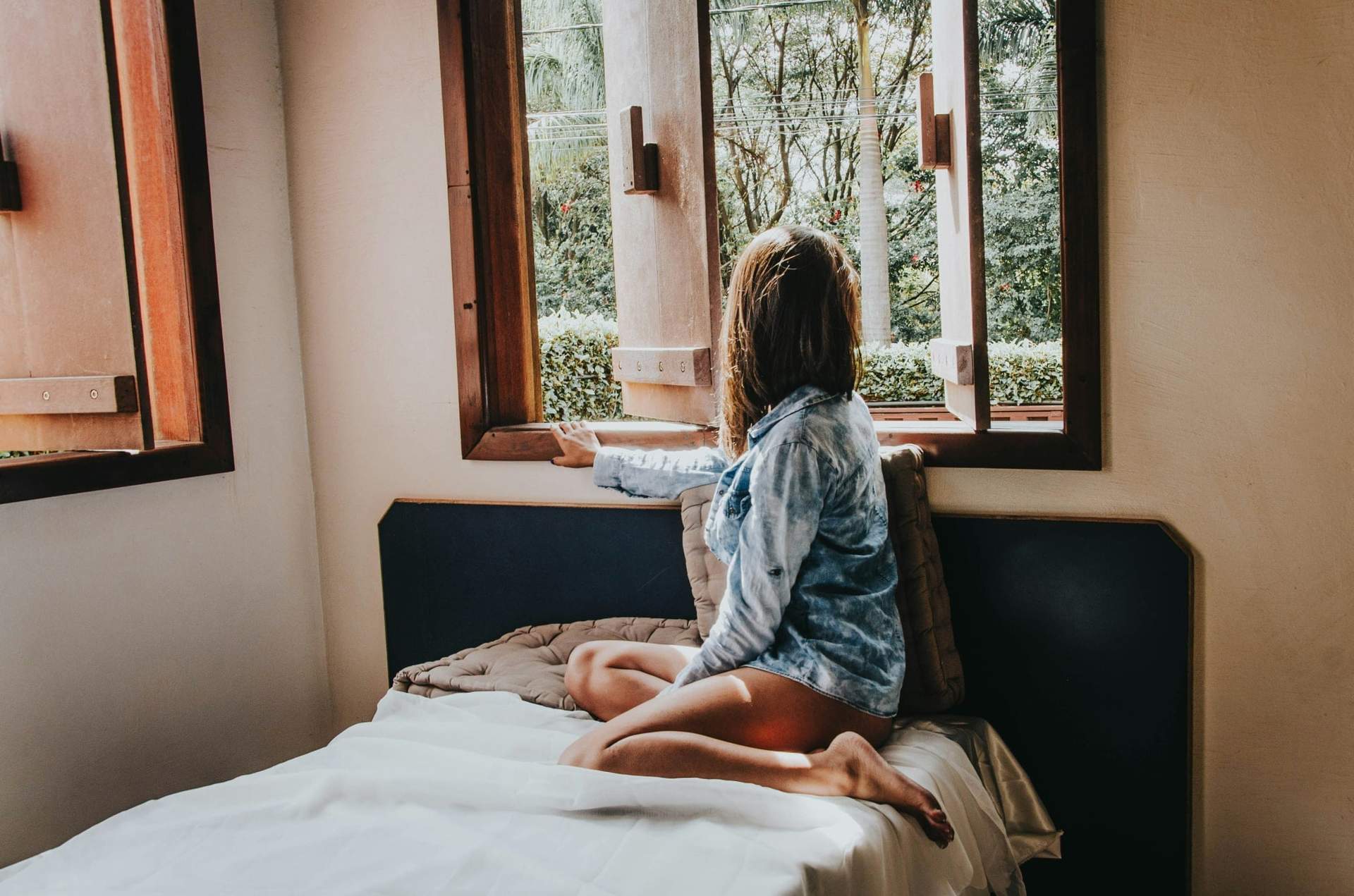 Dieses eine einfache Morgenritual hebt deine Schwingung den ganzen Tag über — Lebensstil