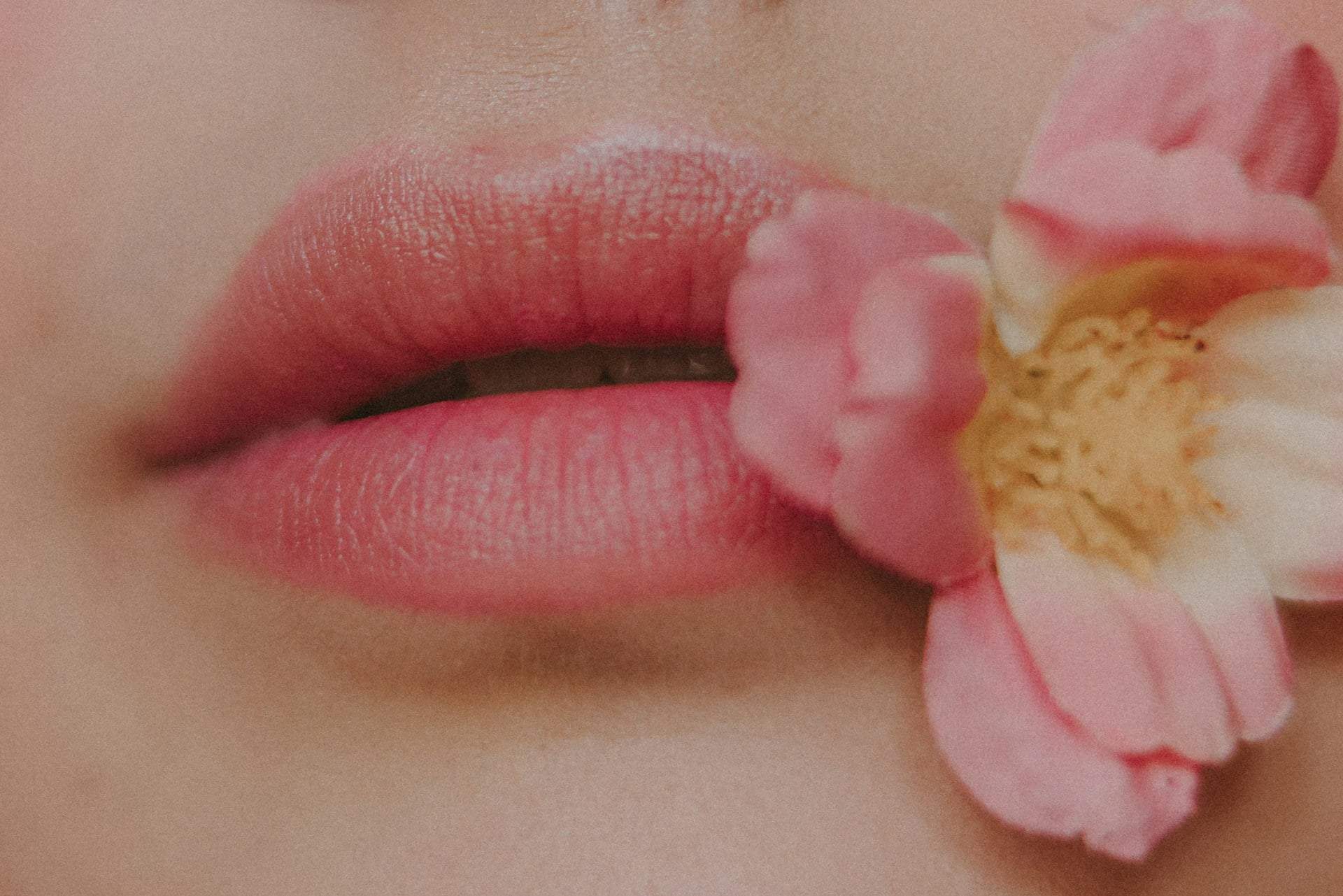 Des lèvres douces même en été : 3 astuces naturelles à adopter sans tarder — Visage