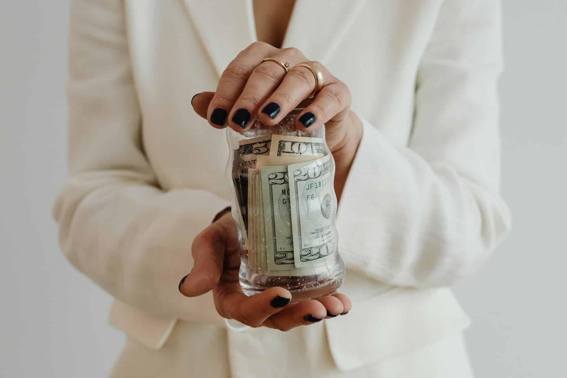 "First, pay yourself, then live on the rest" - 7 inspiring life and money lessons from Tony Robbins — Lifestyle