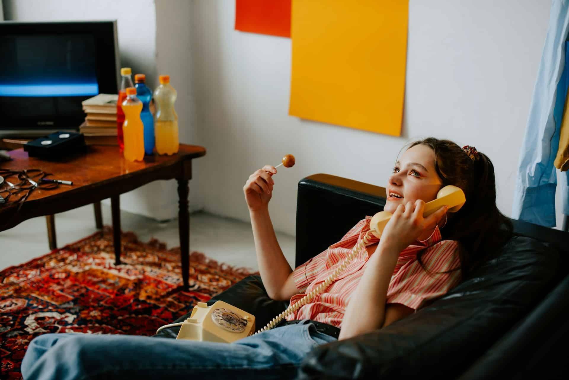 ¡Ser adolescente en los 90 era pura libertad! La realidad de nuestros hijos ya es otra — Estilo de vida