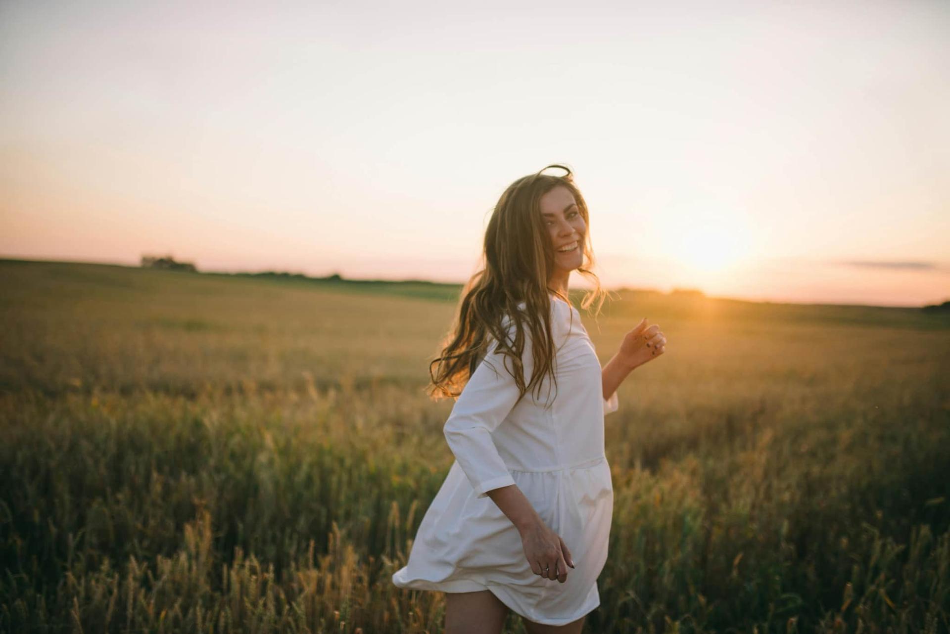 Impulsa tu confianza este verano: 5 frases para decir cada mañana — Estilo de vida
