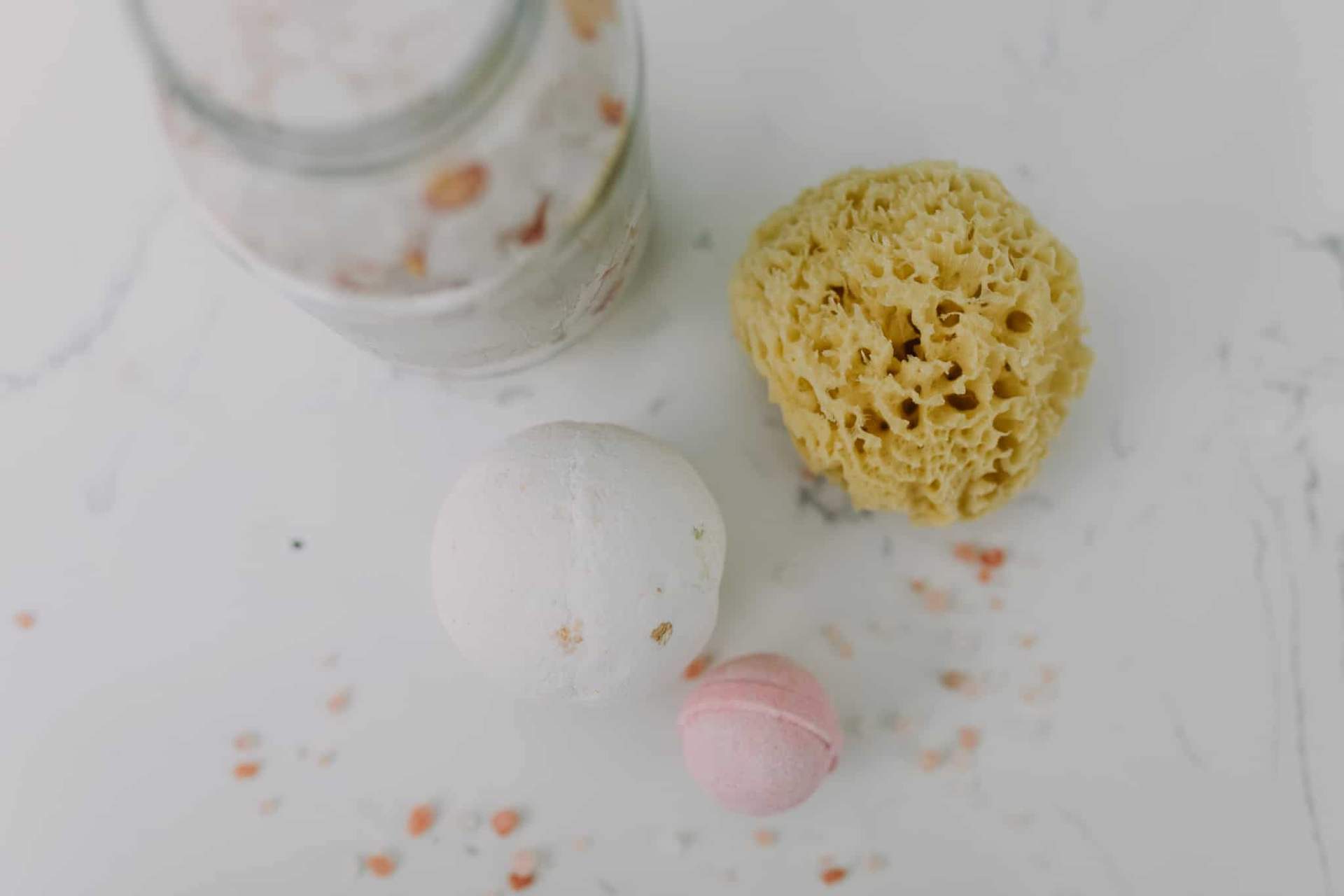Bombes de bain rafraîchissantes maison : soins naturels pour la peau en été — Santé