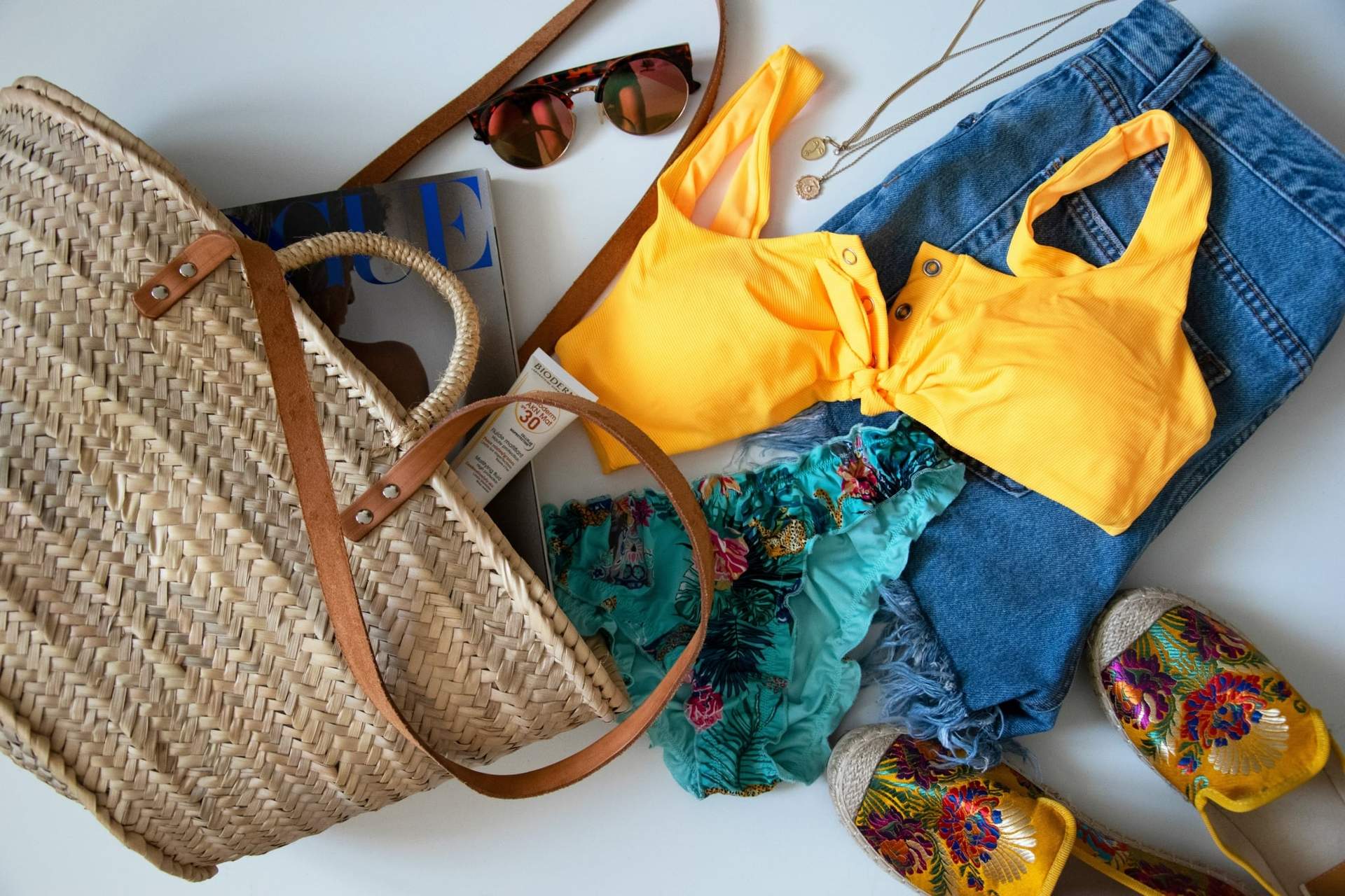 Les 5 pièces clés d’une garde-robe capsule d’été pour des matins simplifiés — Mode