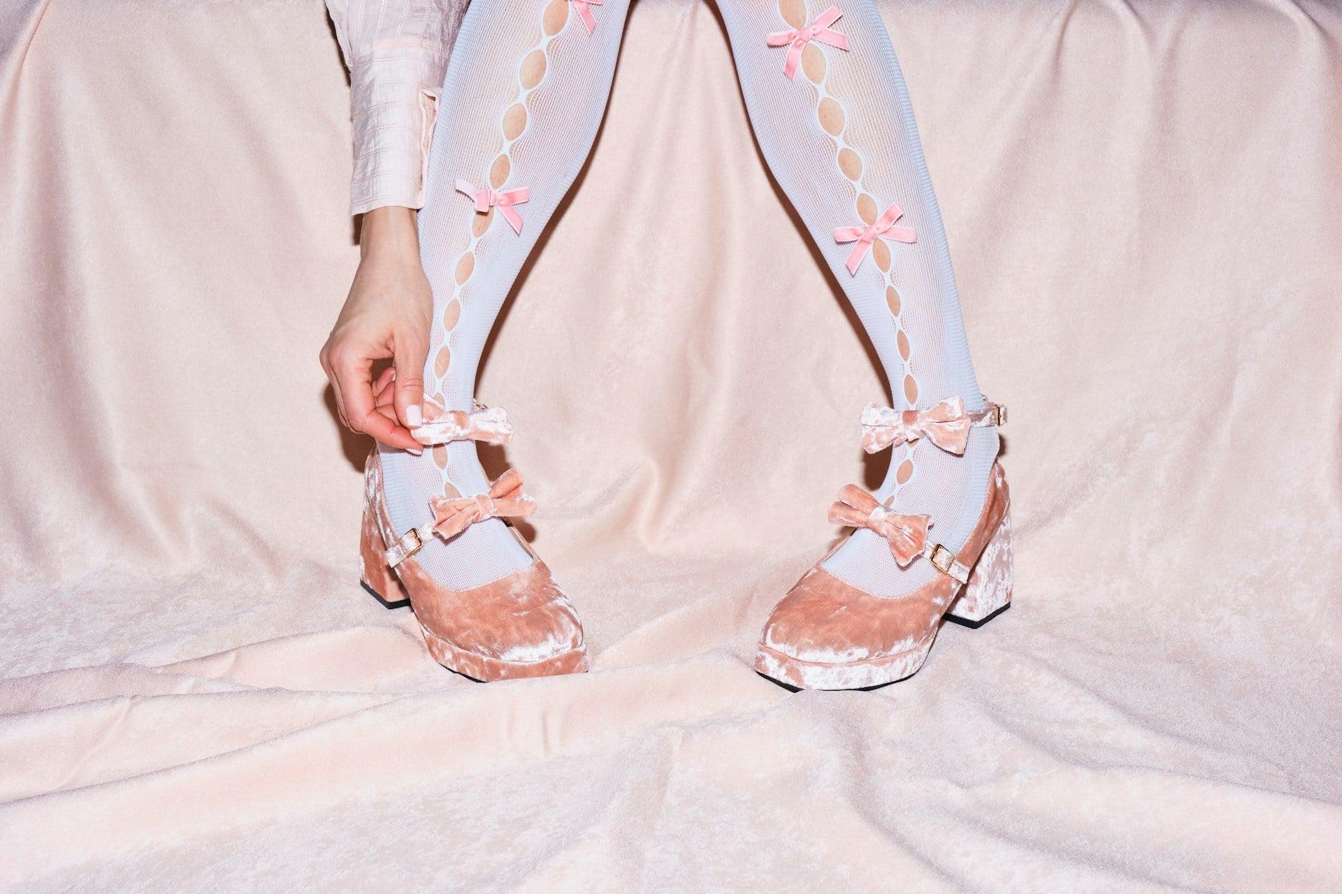 Nylon- und Seidensocken für elegante Akzente — Mode