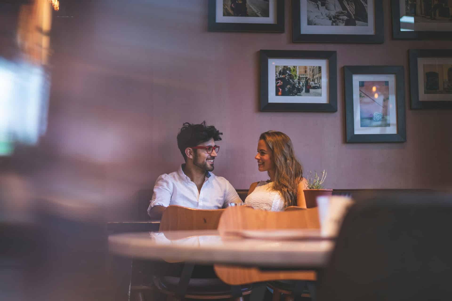 Faire un choix éclairé dans le monde des rencontres digitales — Relation