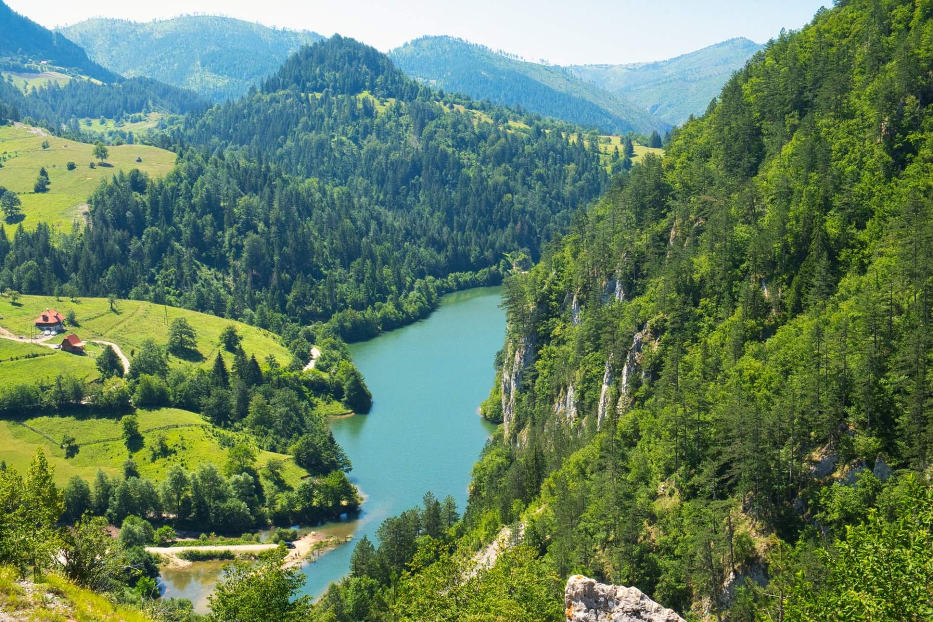 7 magnifiques lacs européens pour des vacances de rêve — Loisirs