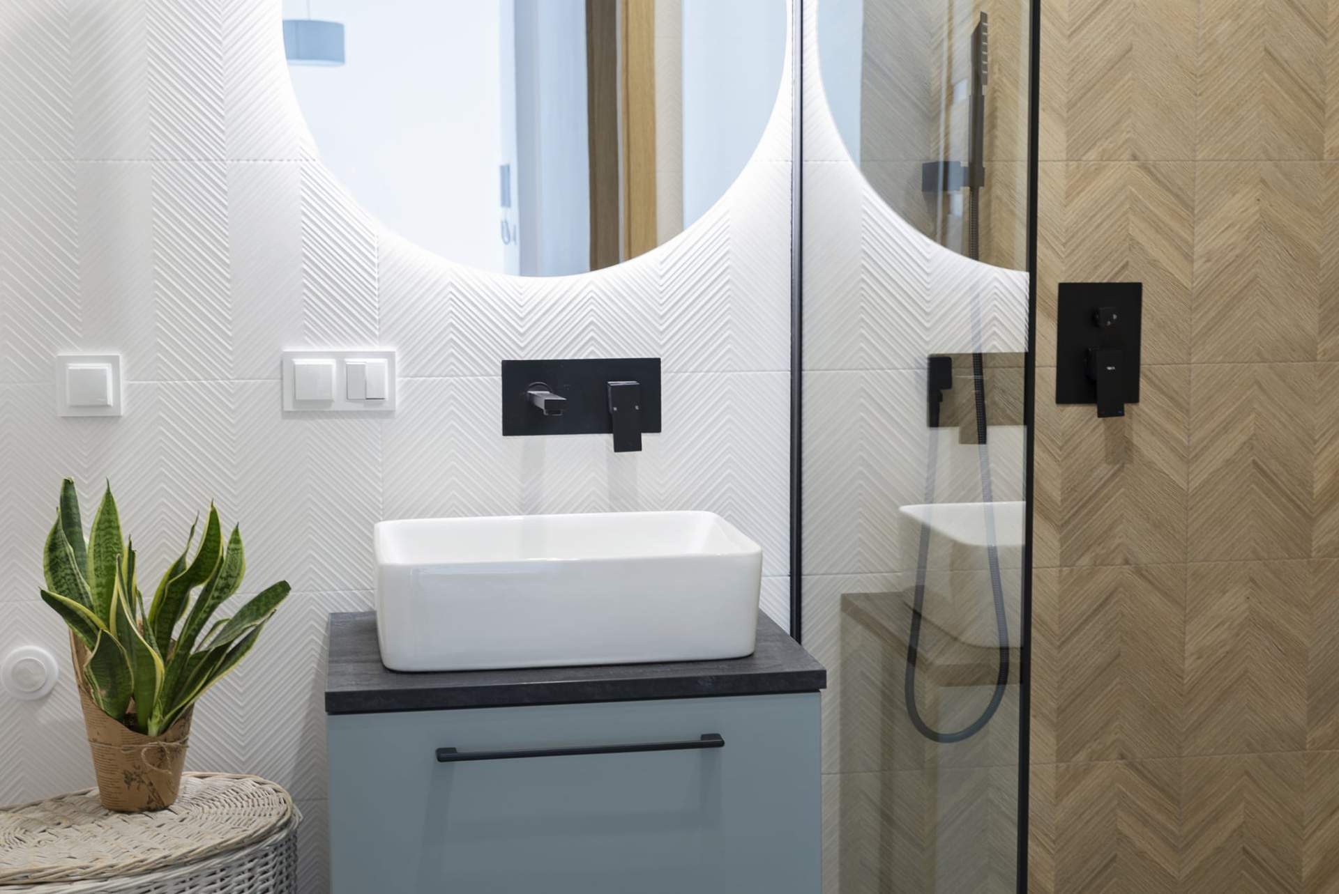 Schon eine Farbe wirkt Wunder – So bringst du frischen Wind ins Badezimmer — Deko