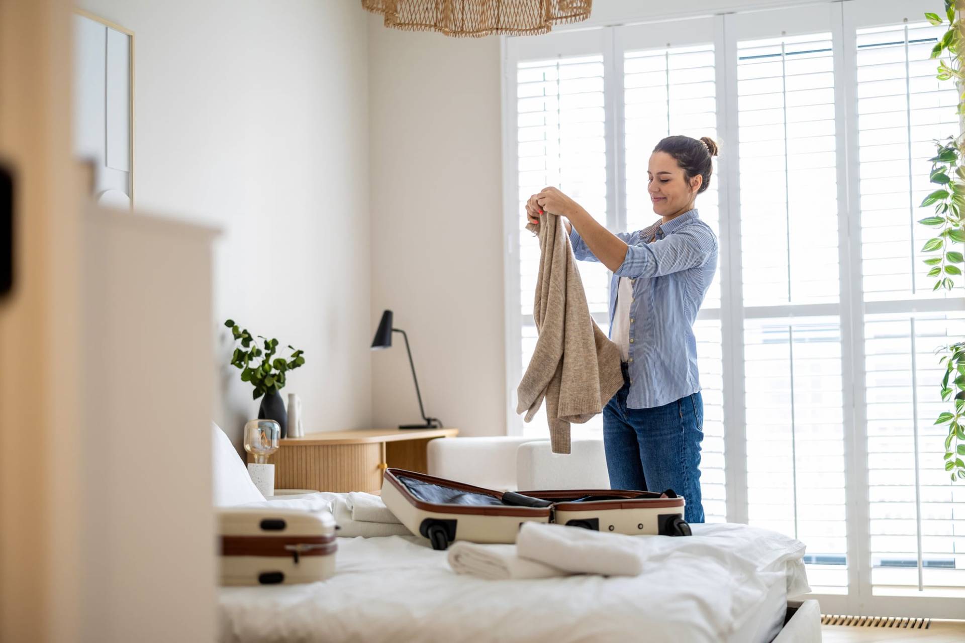 Come sistemare la valigia in hotel per sentirti subito a casa in vacanza
