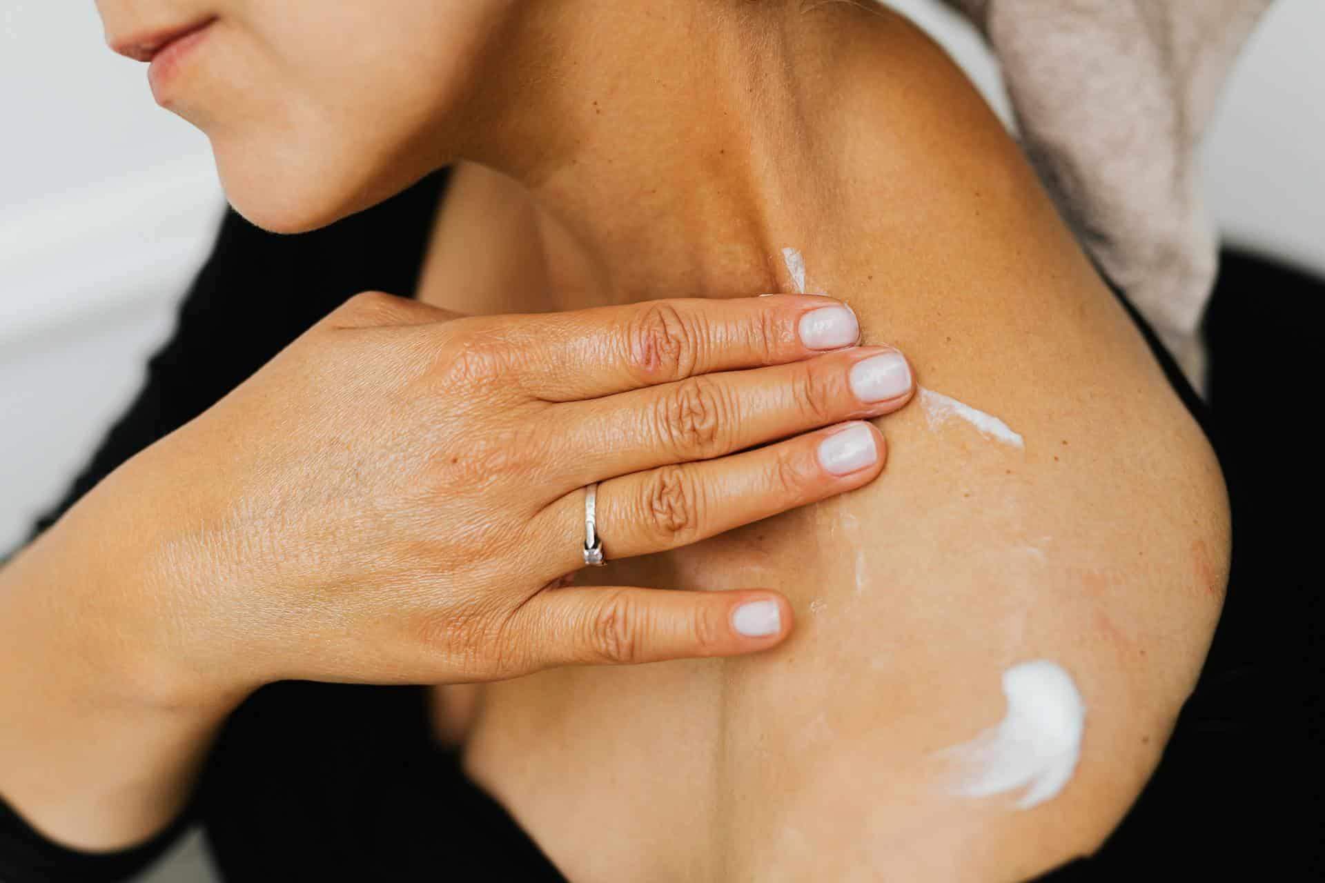 Trascuri questa parte del corpo nella tua skincare? Un errore da evitare! — Stile