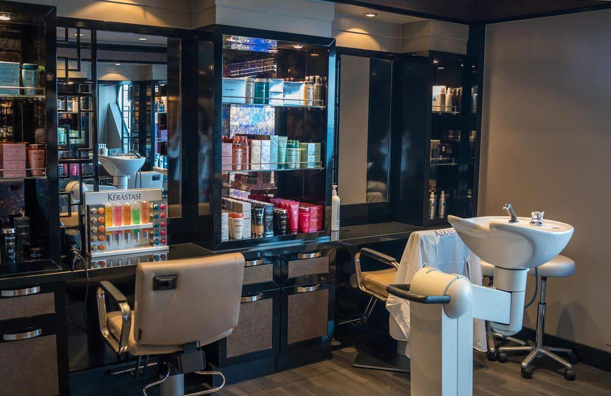 What Does a Business Location Mean? — Money & career
