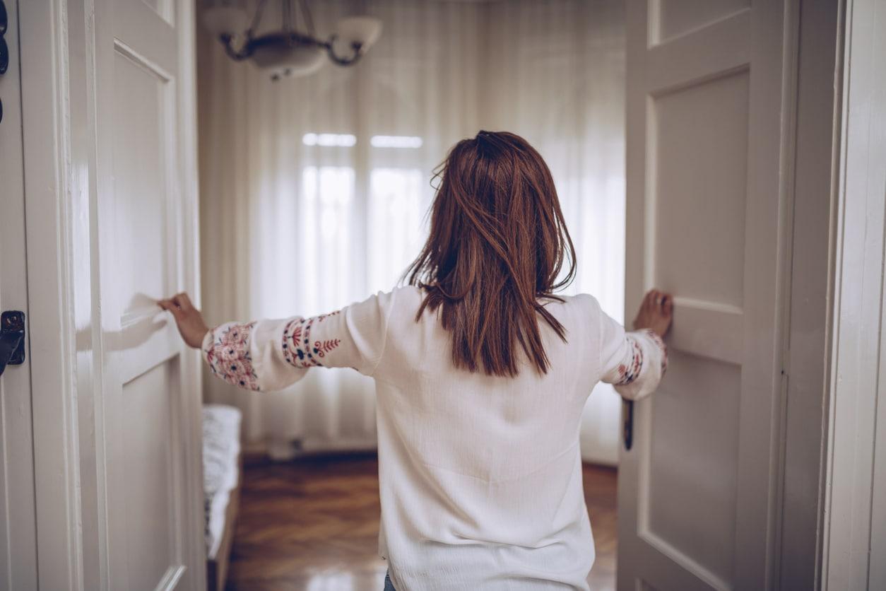 Comment préfères-tu : portes fermées ou ouvertes ? Ce que ton âme révèle — Mode de vie