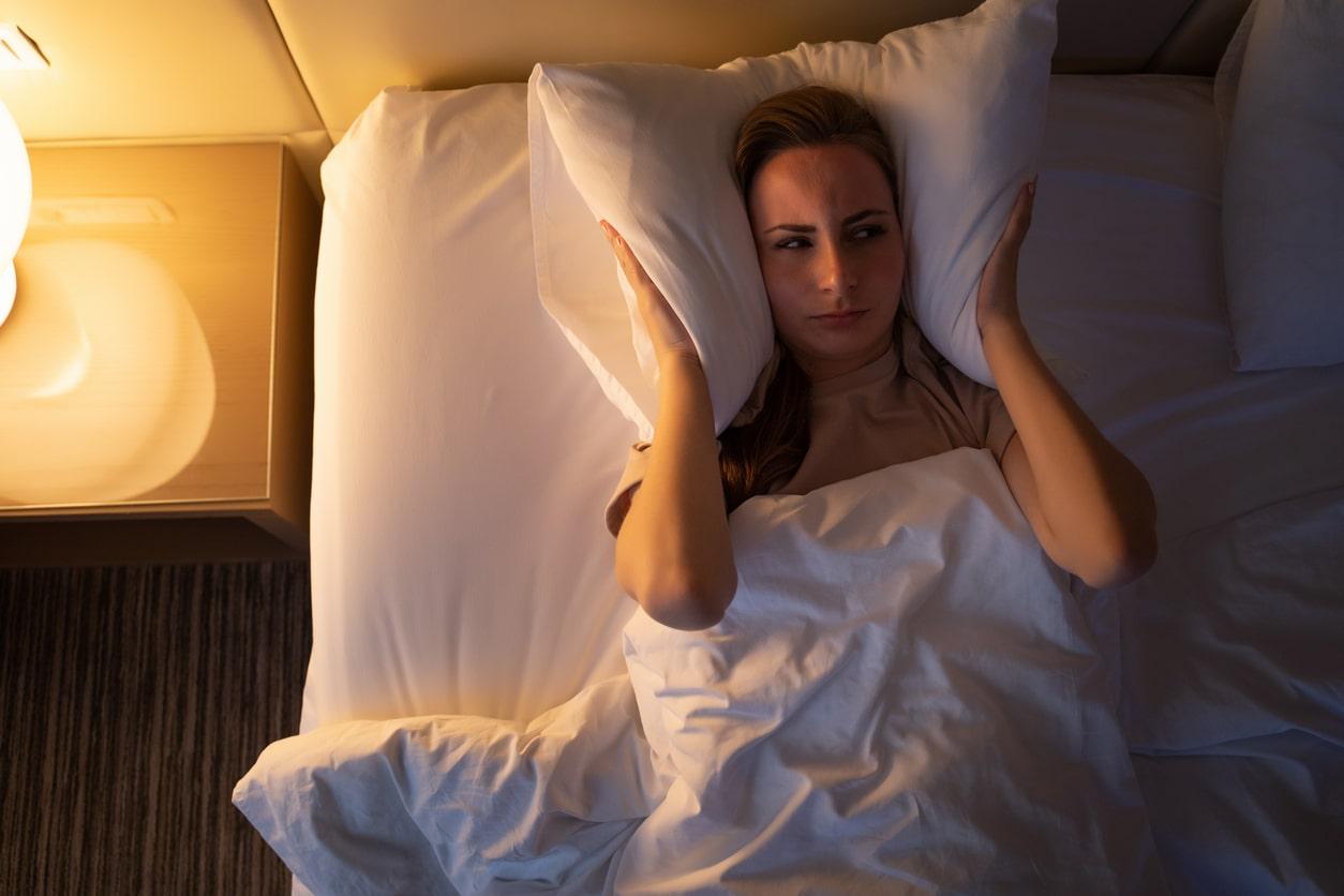 Vacanze in un alloggio rumoroso? Consigli smart per non farti disturbare dai rumori — Tempo libero