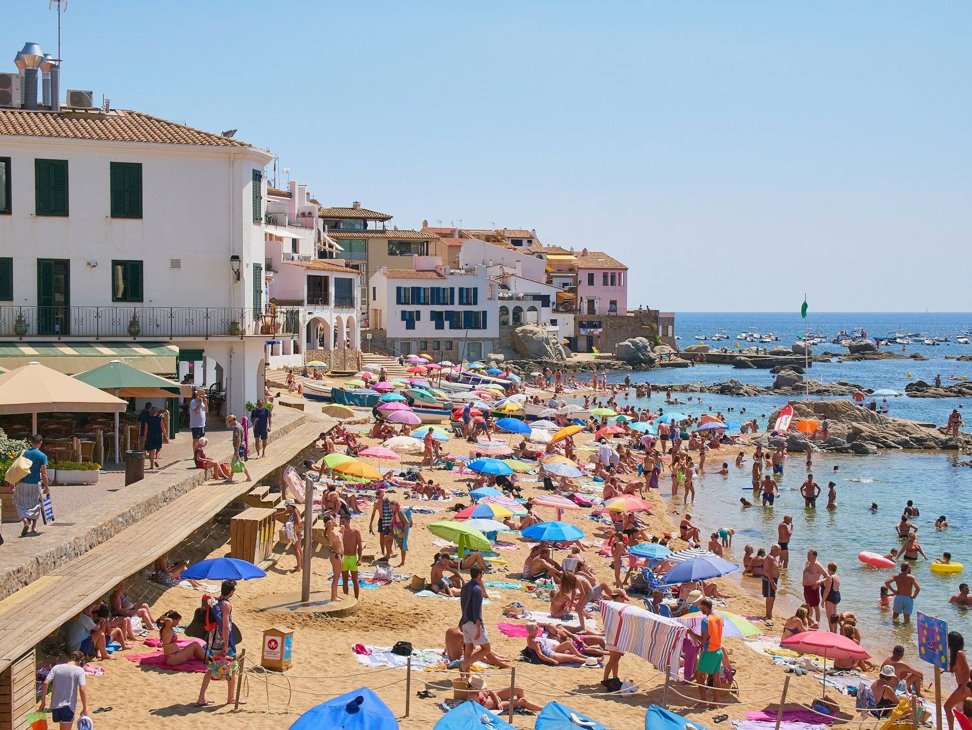 Andiamo in vacanza e passiamo metà giornata in hotel. Ecco perché