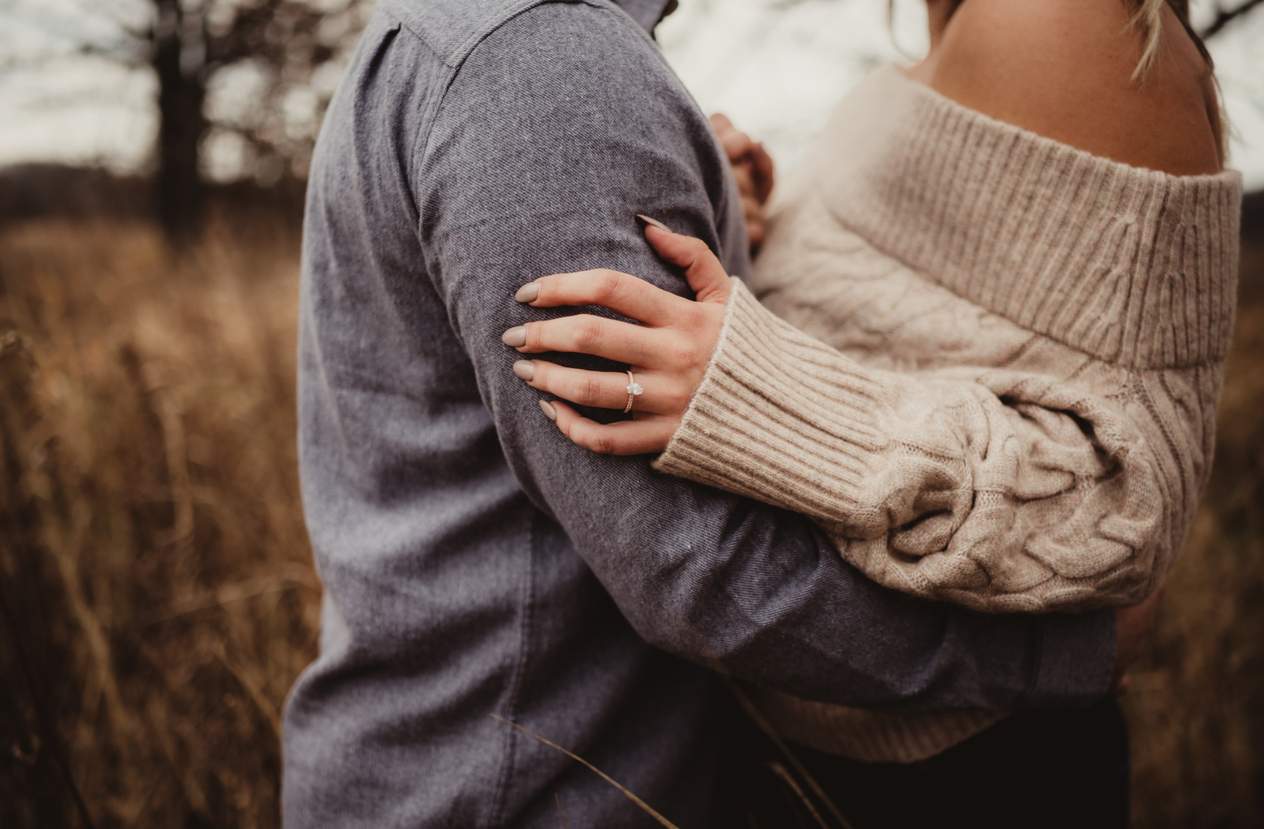 « Je ne peux même pas faire du shopping sans mon partenaire » : 5 signes surprenants que vous vivez une dépendance affective — Relation
