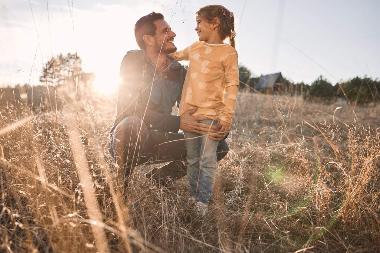 Les traumatismes majeurs que les pères peuvent causer à leurs enfants — Famille