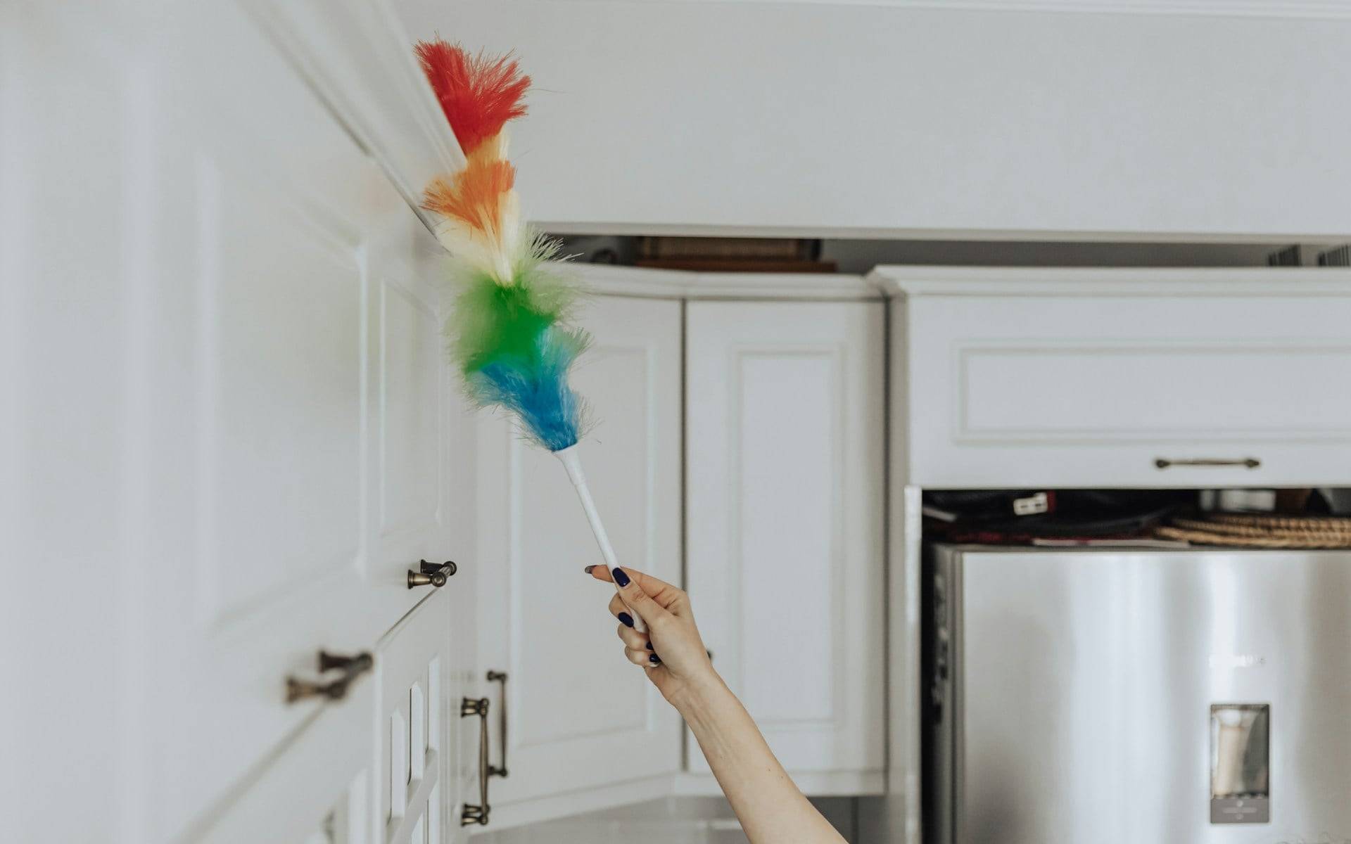 Comment garder votre maison sans poussière pendant des semaines - conseils d’experts du nettoyage