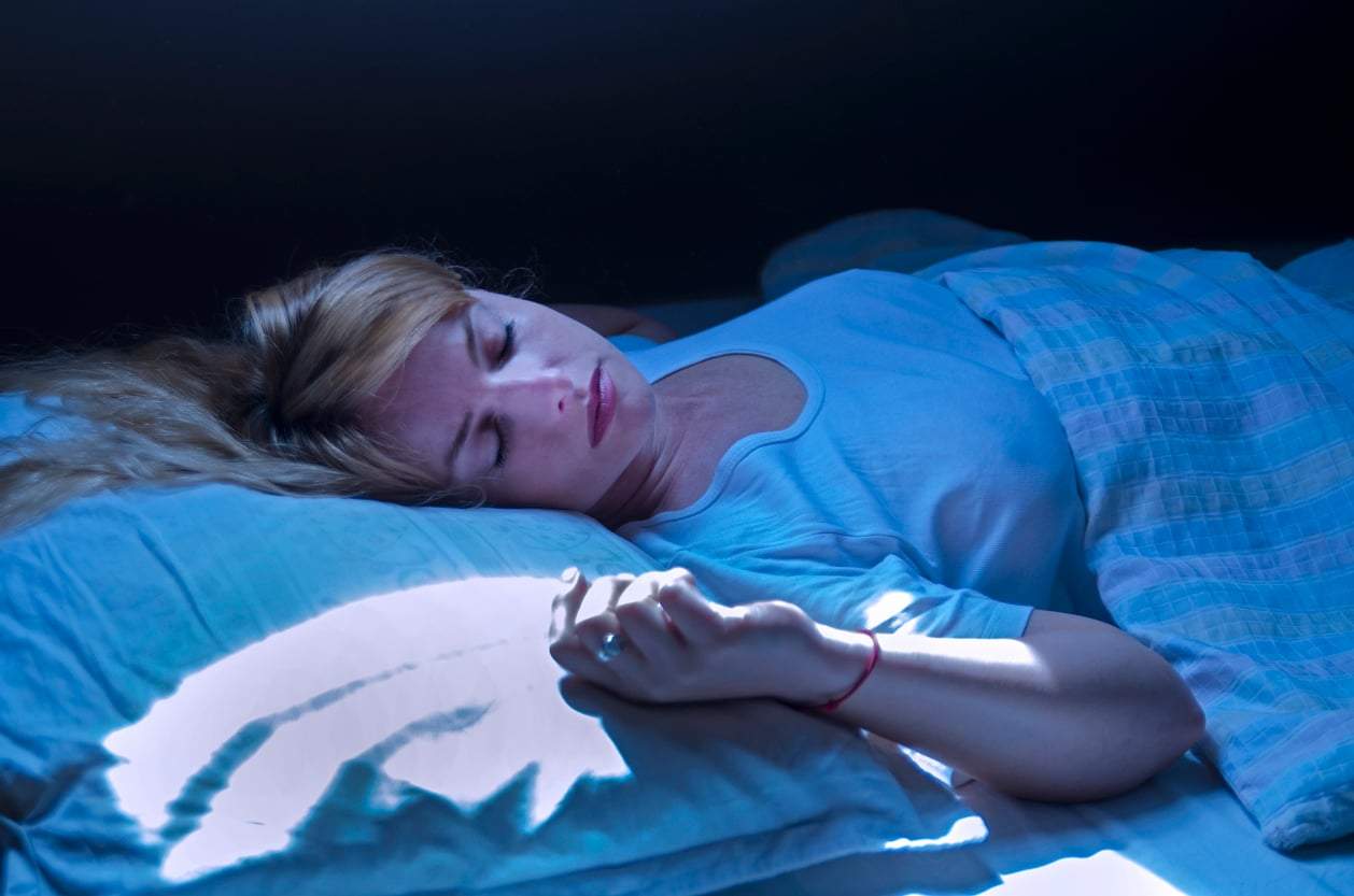 ¿Vas más al baño durante la luna llena? La ciencia explica por qué te sientes “diferente” en esas noches — Estilo de vida