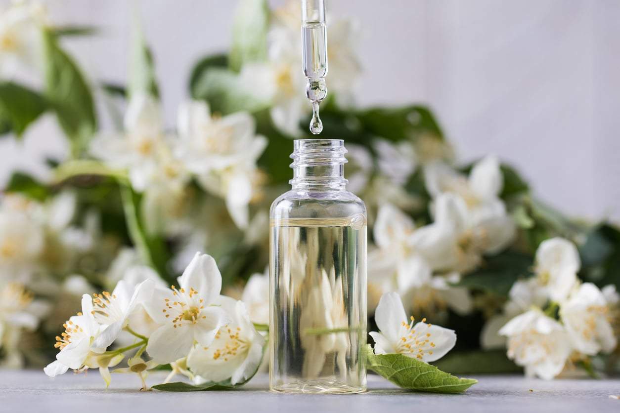 6 aceites esenciales que te levantan desde lo más profundo de la depresión invernal — Salud