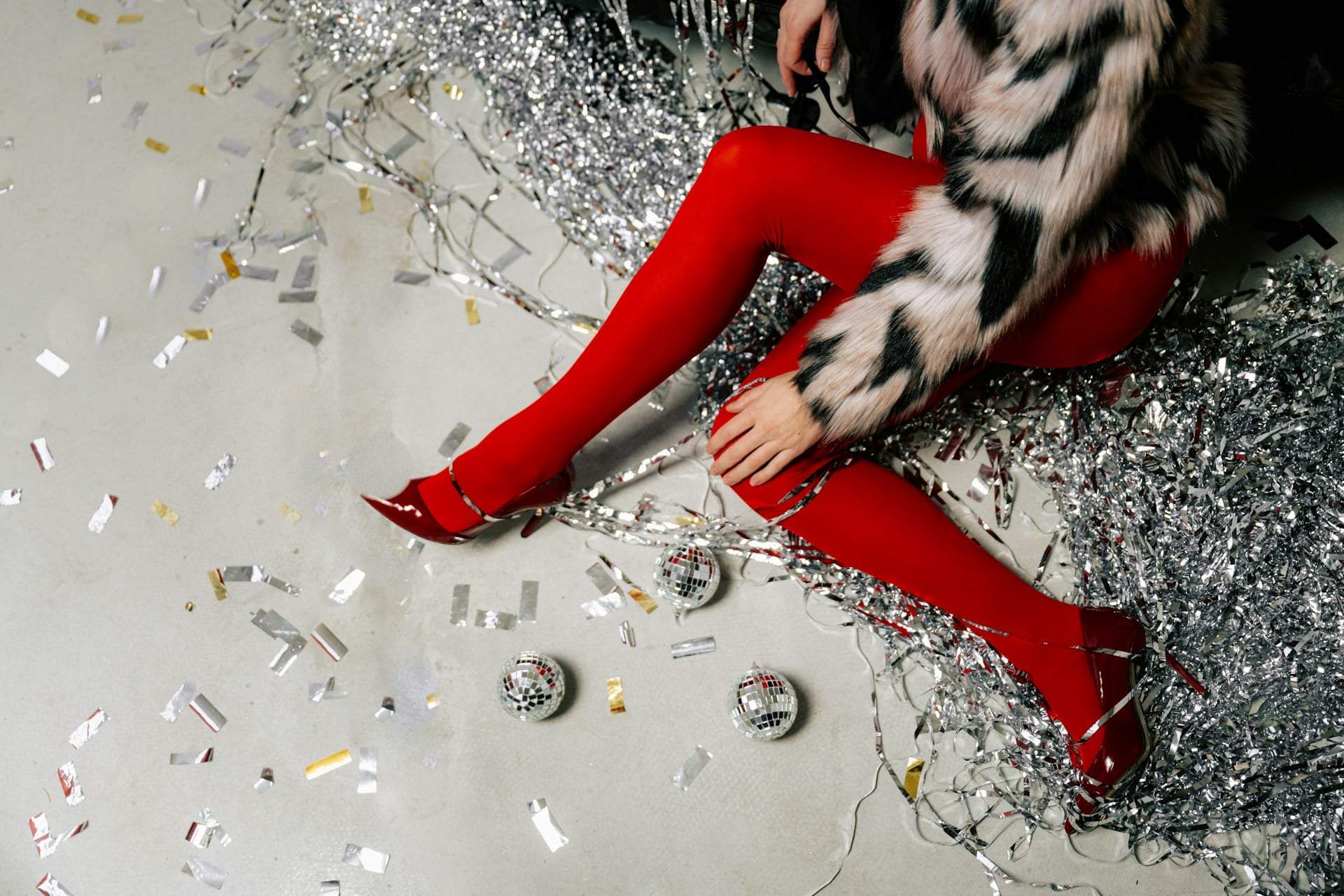 8 idee outfit per Capodanno per brillare nel 2026 — Moda