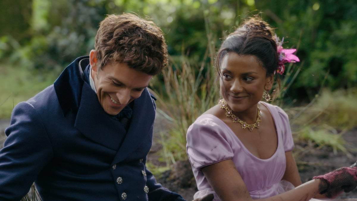 Dai un’occhiata dietro le quinte della famiglia Bridgerton: Jonathan Bailey racconta divertenti segreti sulle scene intime — Tempo libero