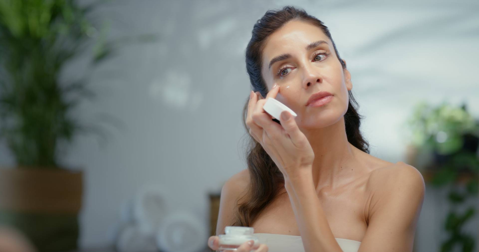 7 efficaci contorno occhi economici per risultati visibili