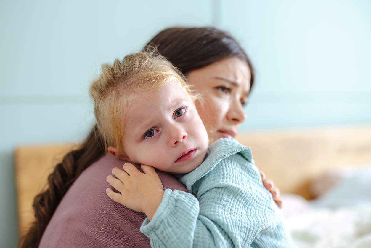 « Ma fille a dit à la maîtresse que j’avais abandonné la famille, alors que j’étais juste chez mamie à la campagne. » - 10 histoires drôles sur les enfants dramatiques — Famille